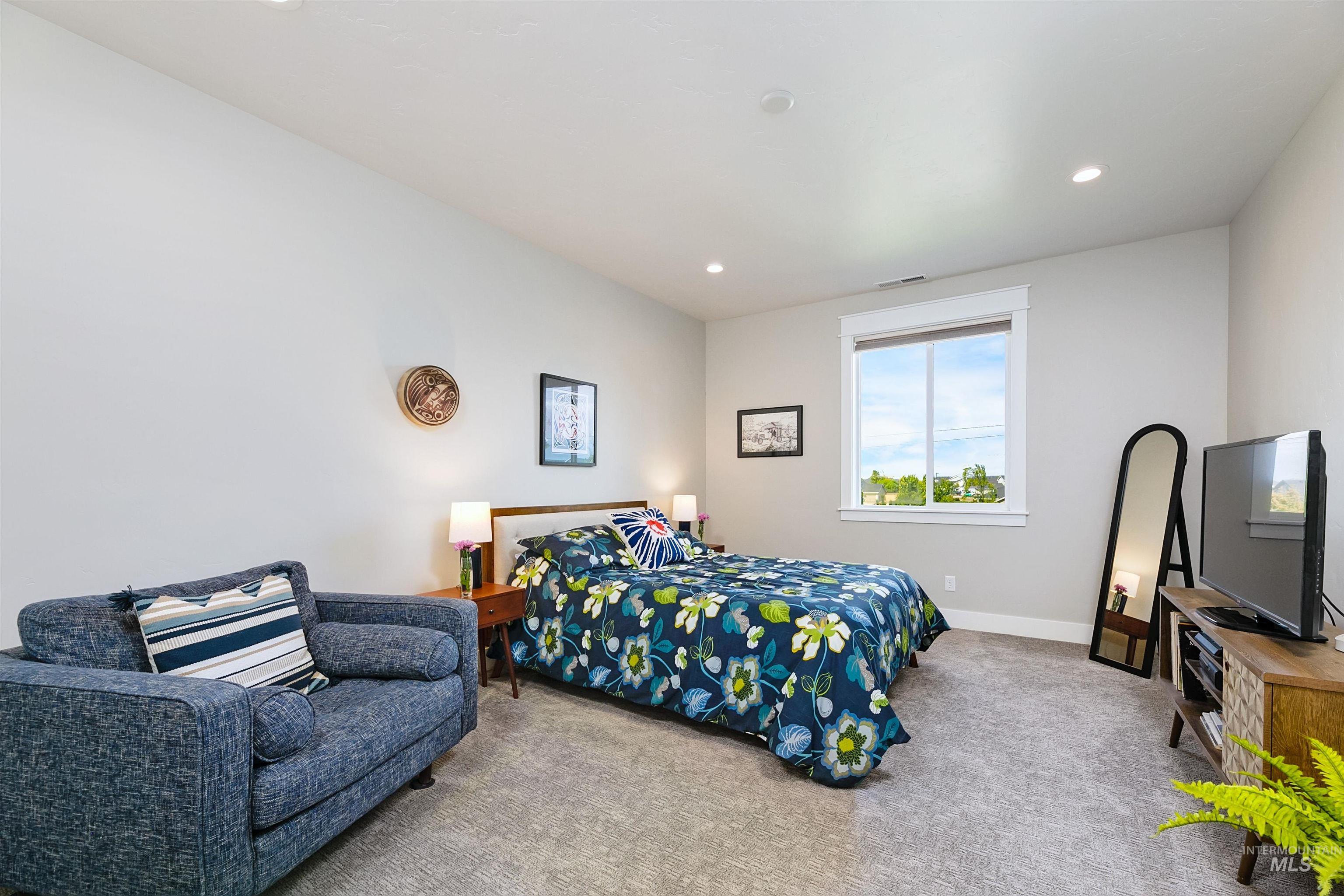 5463 N Exeter Way, Meridian, Idaho 83646, 5 Bedrooms, 2.5 Bathrooms, Residential For Sale, Price $760,000,MLS 98966640