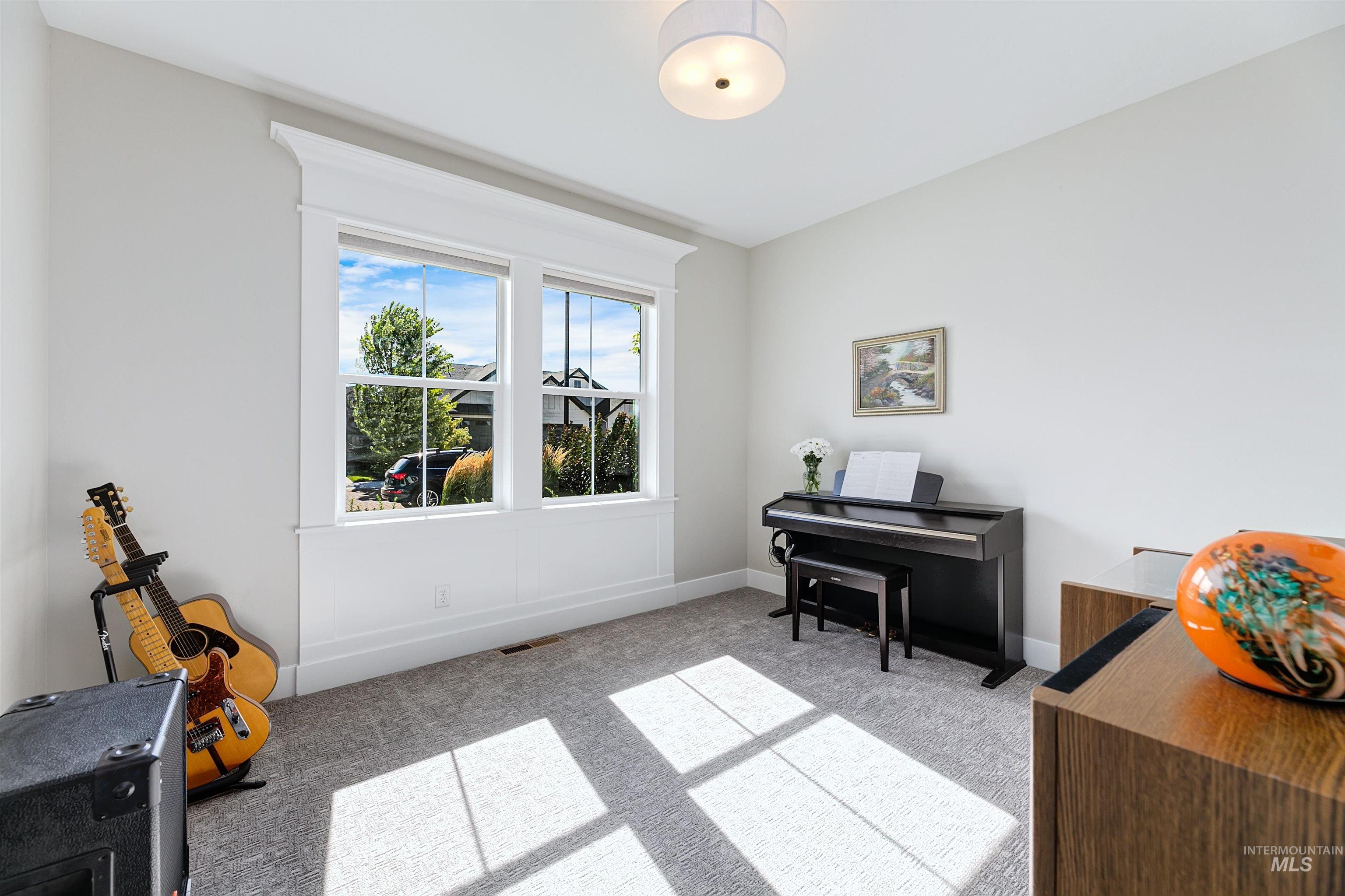 5463 N Exeter Way, Meridian, Idaho 83646, 5 Bedrooms, 2.5 Bathrooms, Residential For Sale, Price $760,000,MLS 98966640