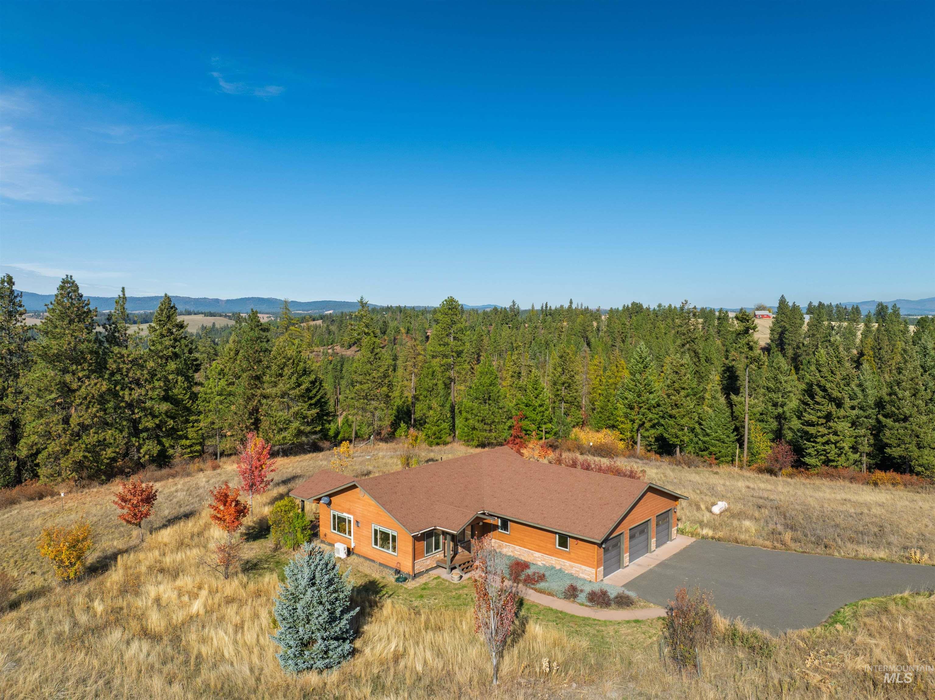 1703 Little Bear Ridge Rd, Troy, Idaho 83871, 3 Bedrooms, 2 Bathrooms, Residential For Sale, Price $875,000,MLS 98966645
