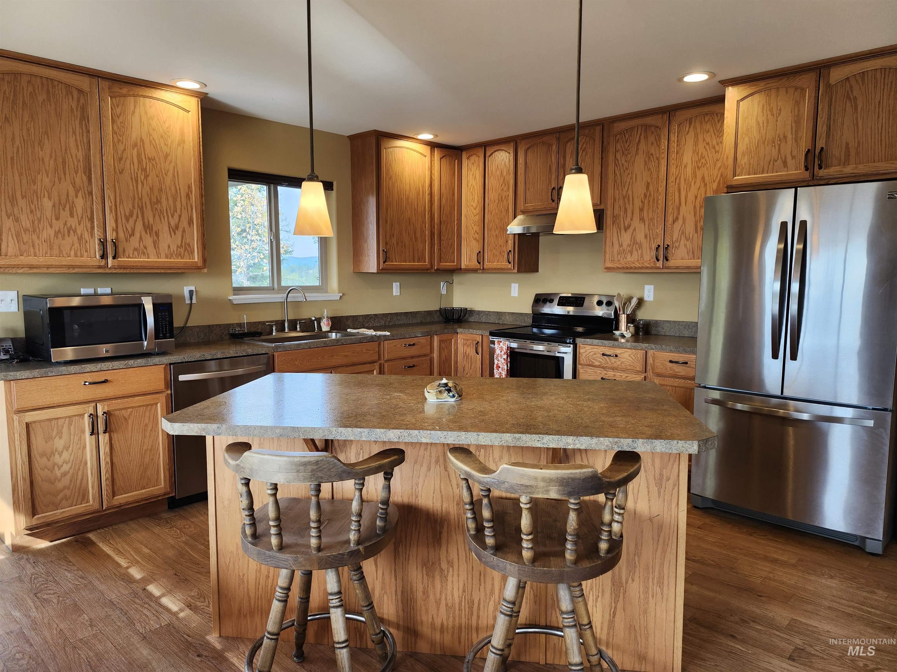 1703 Little Bear Ridge Rd, Troy, Idaho 83871, 3 Bedrooms, 2 Bathrooms, Residential For Sale, Price $875,000,MLS 98966645