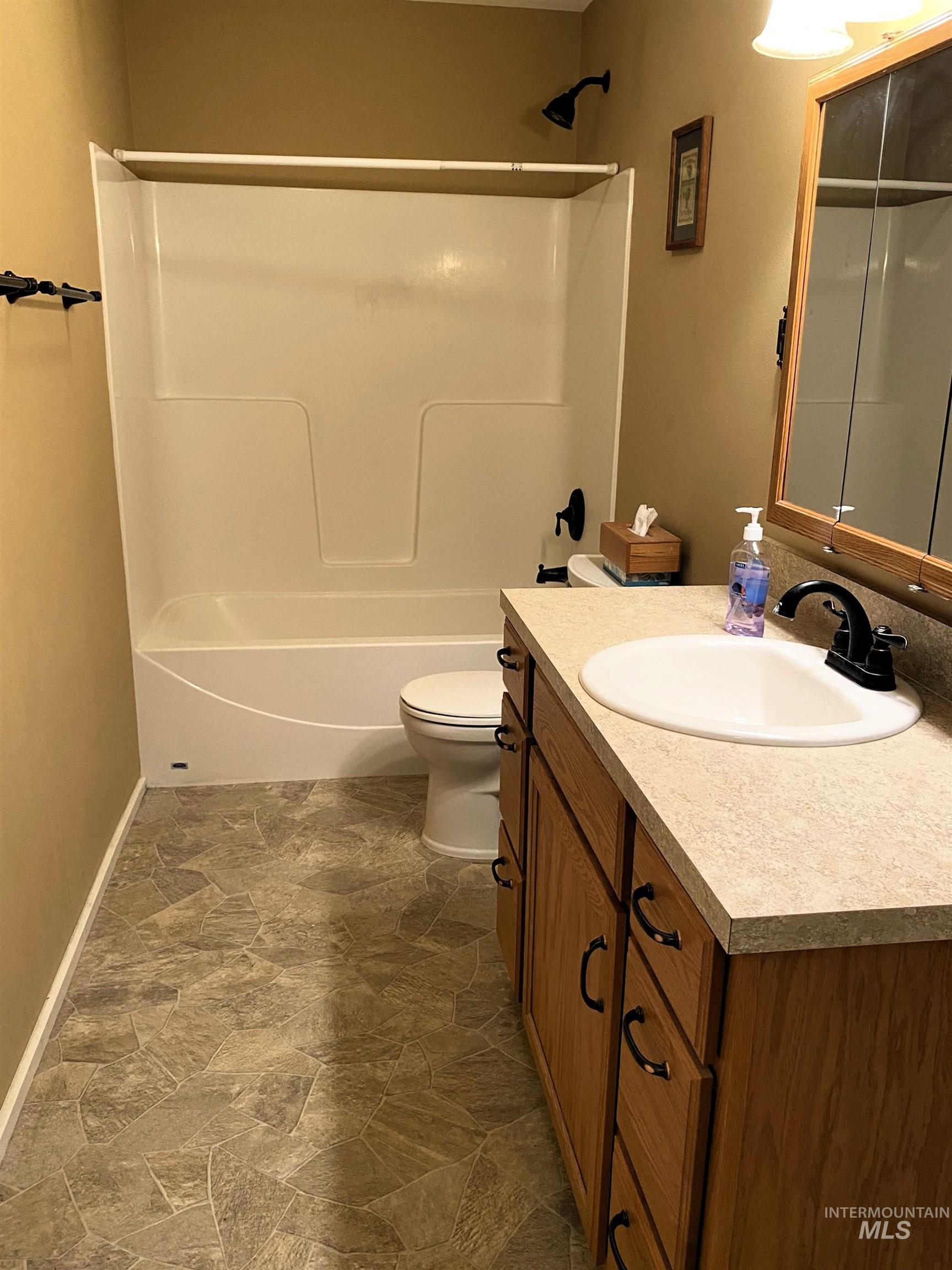 1703 Little Bear Ridge Rd, Troy, Idaho 83871, 3 Bedrooms, 2 Bathrooms, Residential For Sale, Price $875,000,MLS 98966645