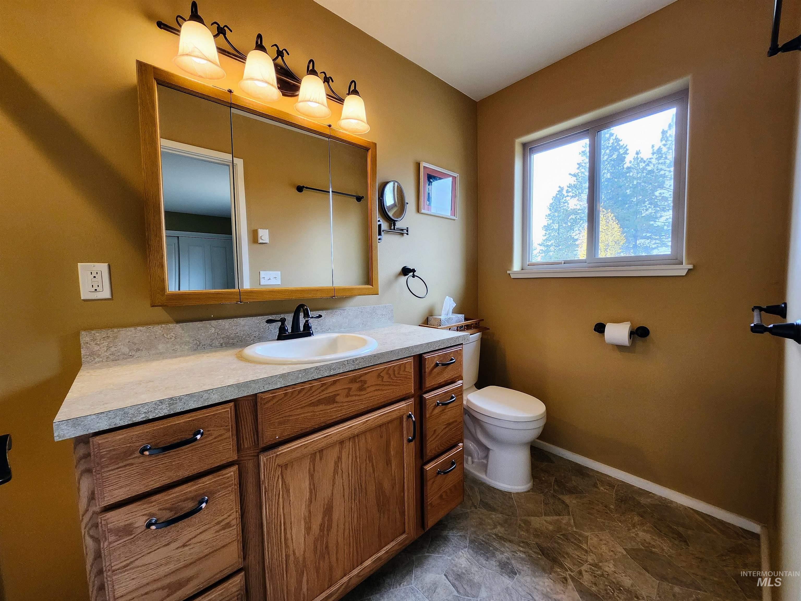 1703 Little Bear Ridge Rd, Troy, Idaho 83871, 3 Bedrooms, 2 Bathrooms, Residential For Sale, Price $875,000,MLS 98966645