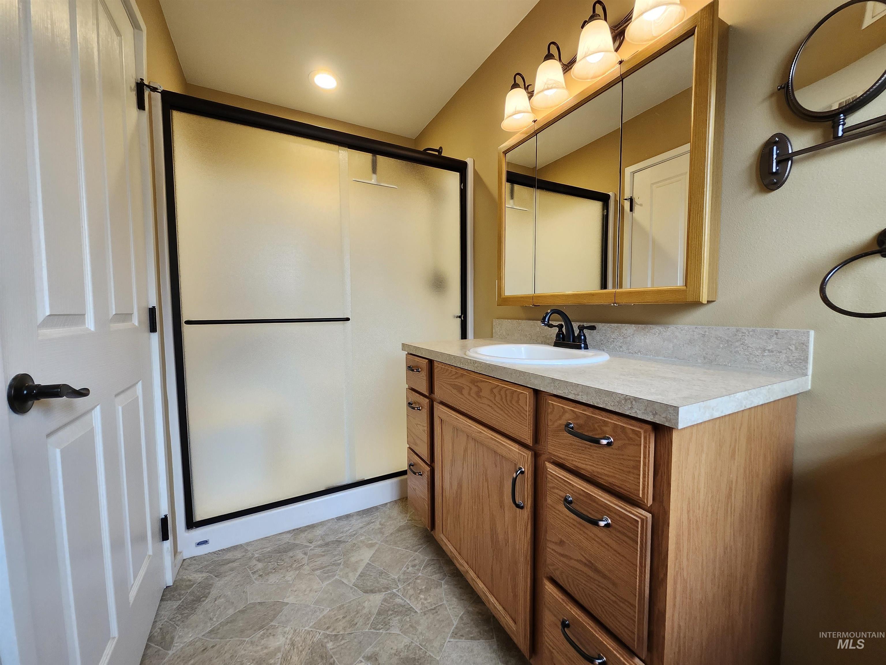 1703 Little Bear Ridge Rd, Troy, Idaho 83871, 3 Bedrooms, 2 Bathrooms, Residential For Sale, Price $875,000,MLS 98966645