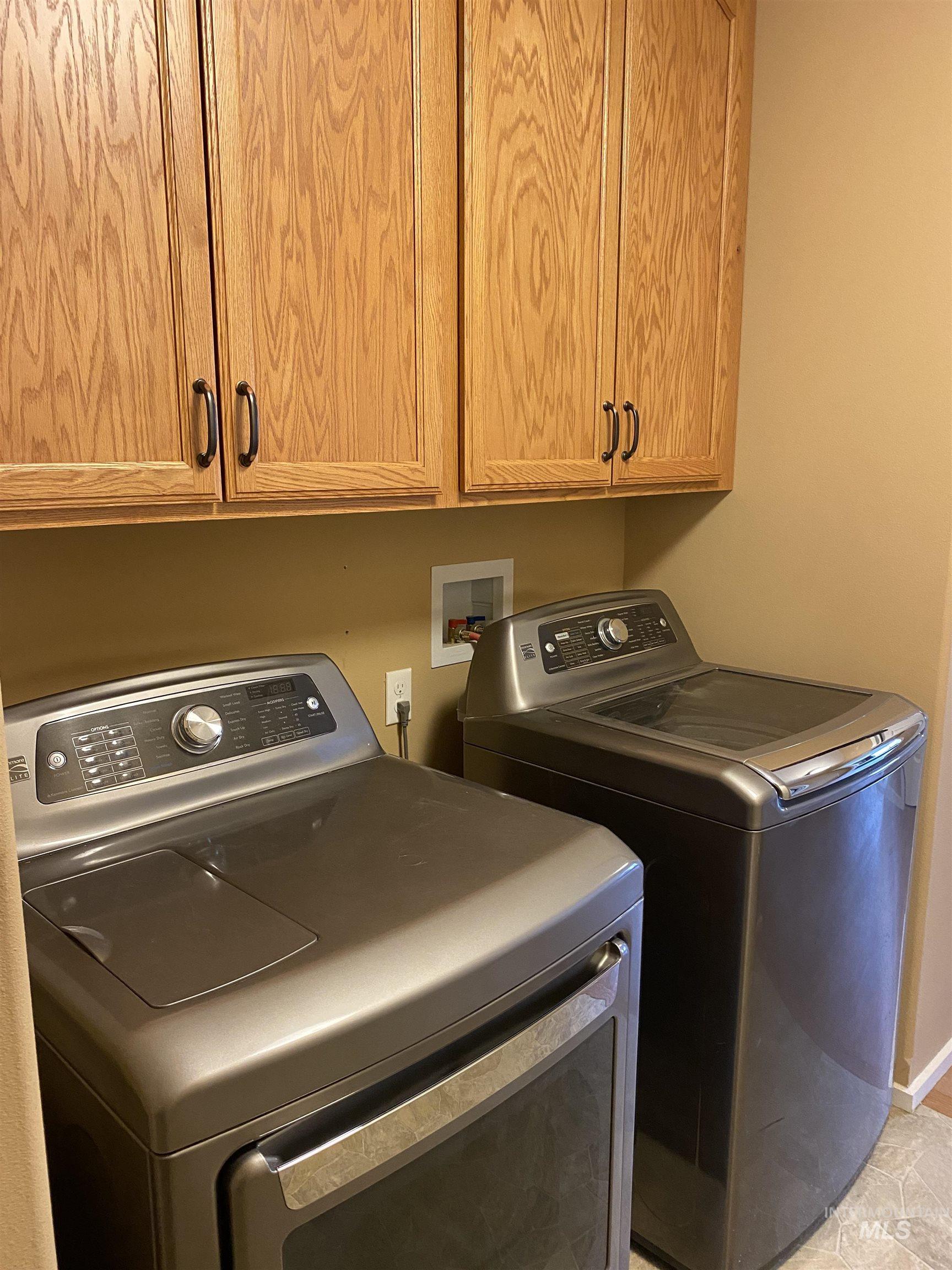 1703 Little Bear Ridge Rd, Troy, Idaho 83871, 3 Bedrooms, 2 Bathrooms, Residential For Sale, Price $875,000,MLS 98966645