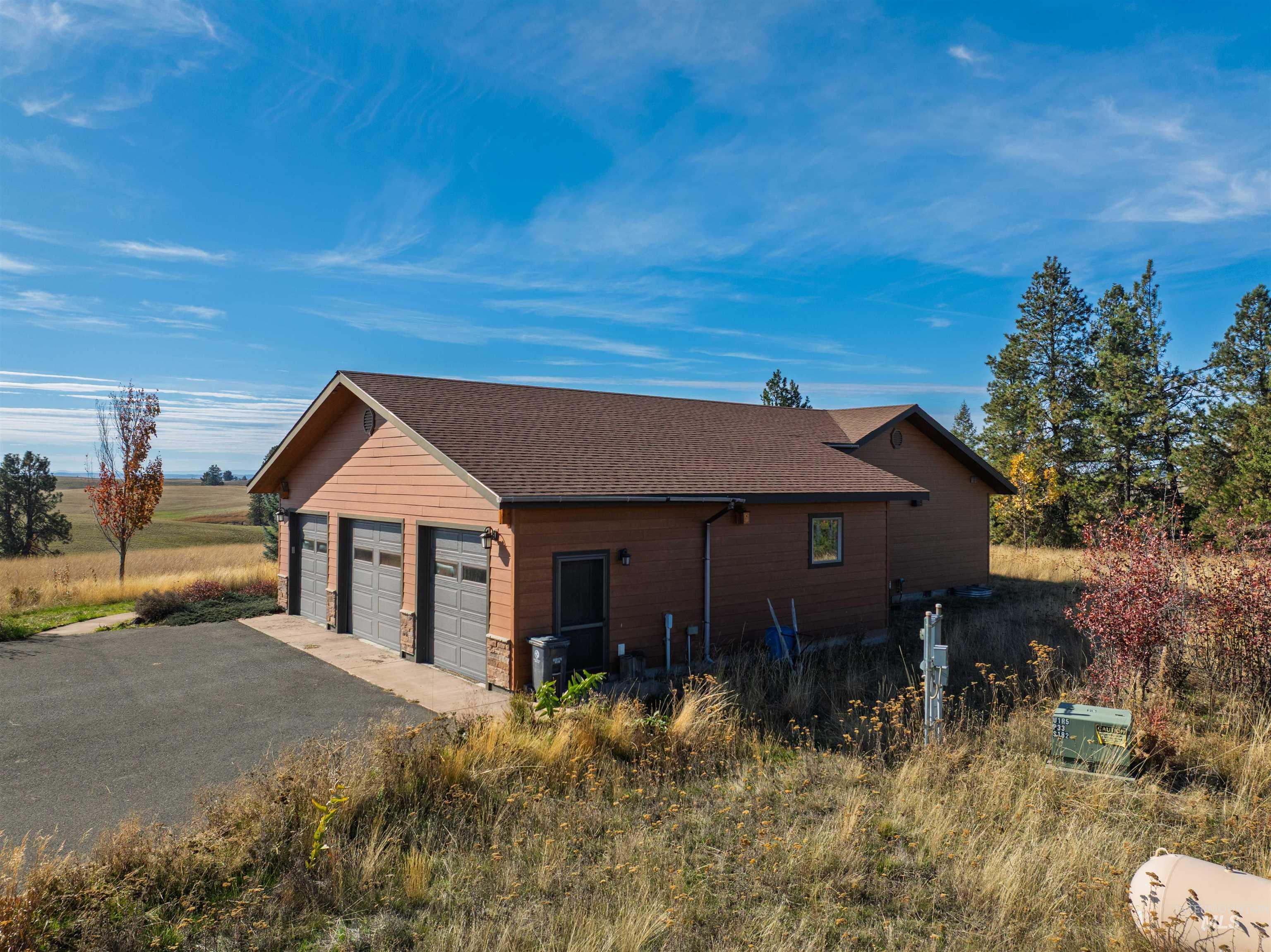 1703 Little Bear Ridge Rd, Troy, Idaho 83871, 3 Bedrooms, 2 Bathrooms, Residential For Sale, Price $875,000,MLS 98966645