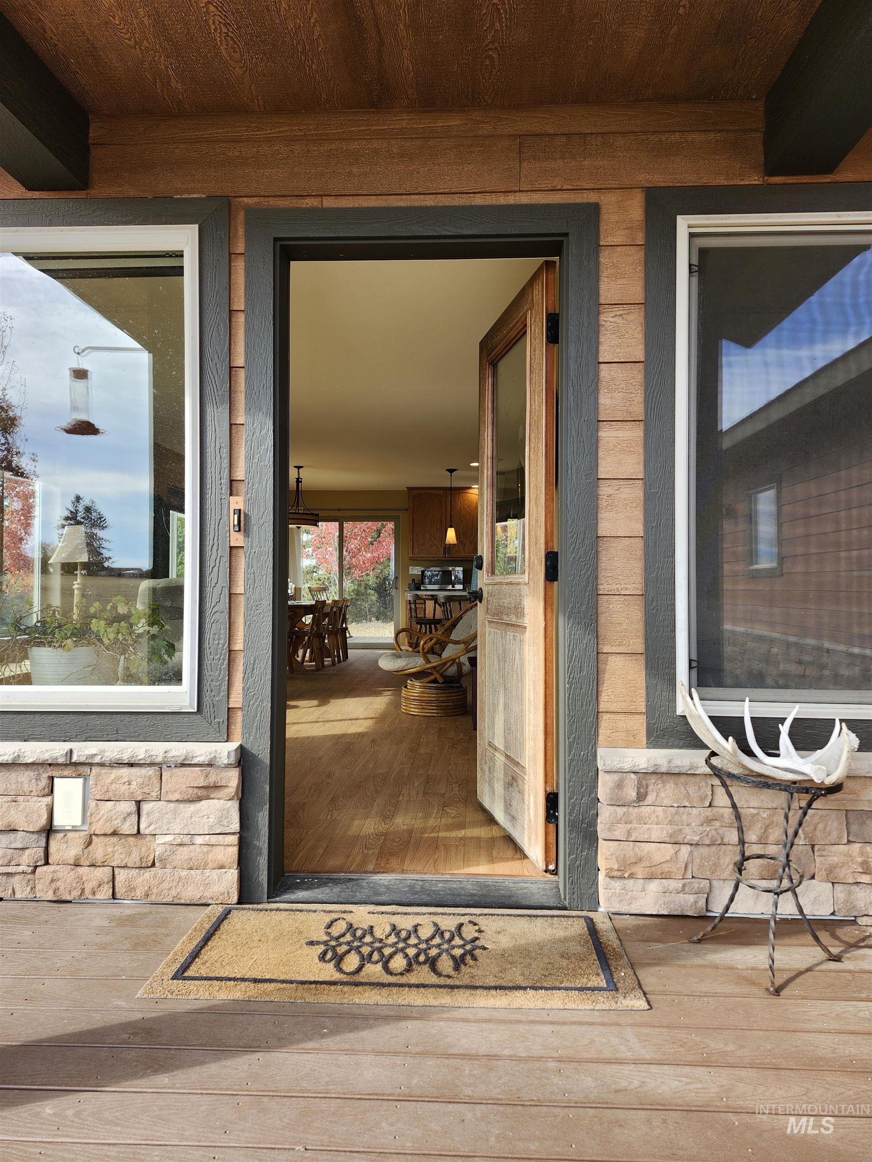 1703 Little Bear Ridge Rd, Troy, Idaho 83871, 3 Bedrooms, 2 Bathrooms, Residential For Sale, Price $875,000,MLS 98966645