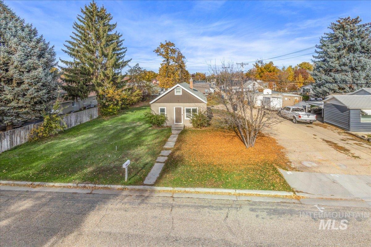 912 E Amity, Nampa, Idaho 83686, 3 Bedrooms, 1 Bathroom, Residential For Sale, Price $269,000,MLS 98966661