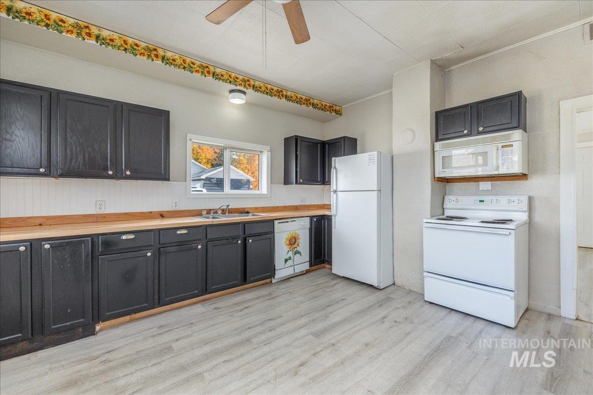 912 E Amity, Nampa, Idaho 83686, 3 Bedrooms, 1 Bathroom, Residential Income For Sale, Price $279,000,MLS 98966662