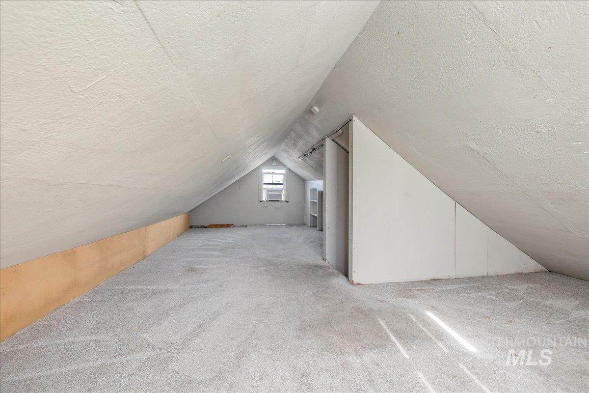 912 E Amity, Nampa, Idaho 83686, 3 Bedrooms, 1 Bathroom, Residential Income For Sale, Price $279,000,MLS 98966662