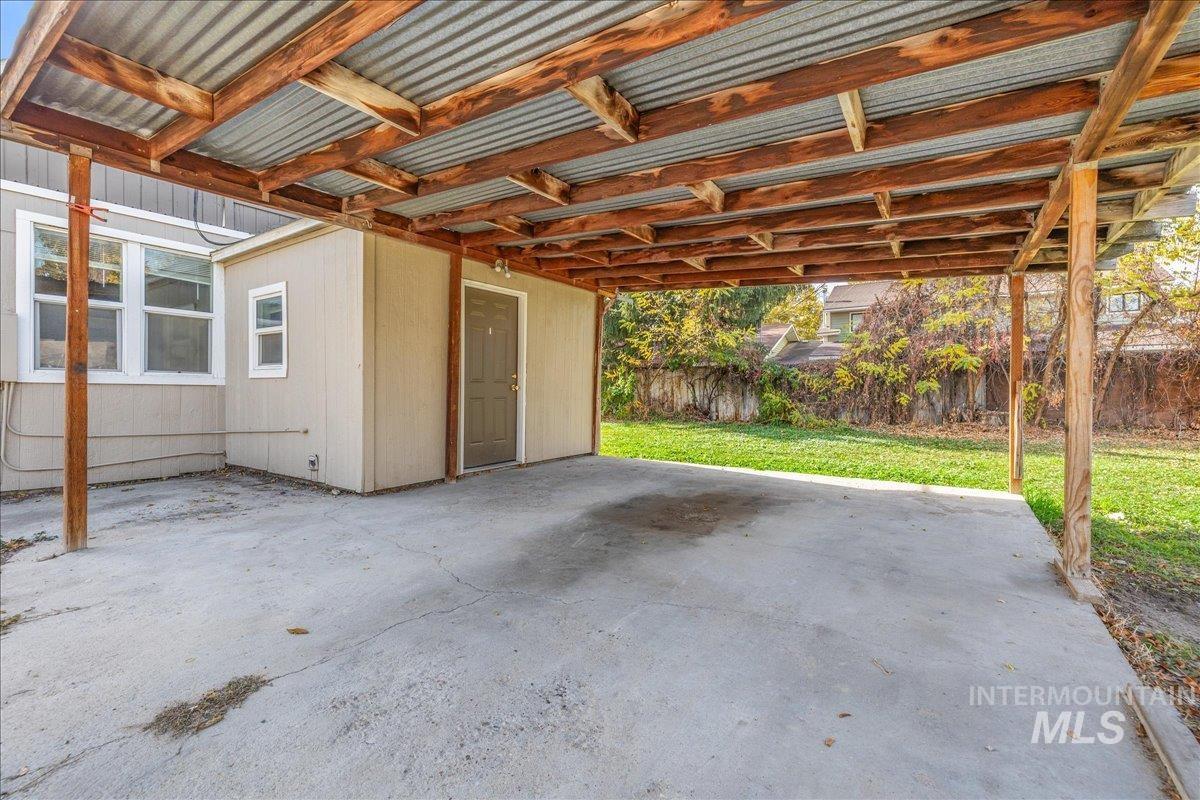 912 E Amity, Nampa, Idaho 83686, 3 Bedrooms, 1 Bathroom, Residential Income For Sale, Price $279,000,MLS 98966662