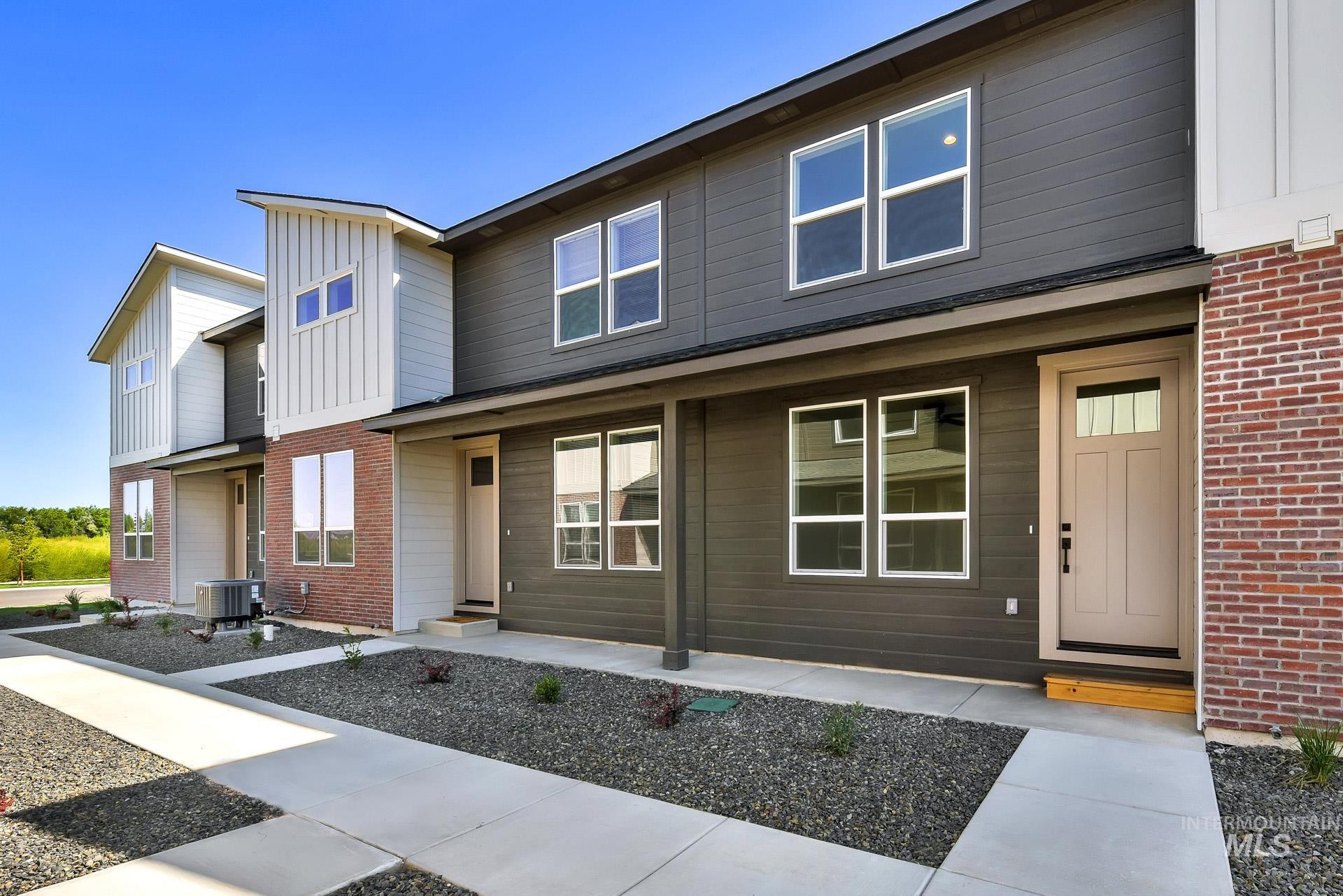 2909 Nieve Ln, Caldwell, Idaho 83605, 3 Bedrooms, 2.5 Bathrooms, Residential For Sale, Price $347,500,MLS 98966667