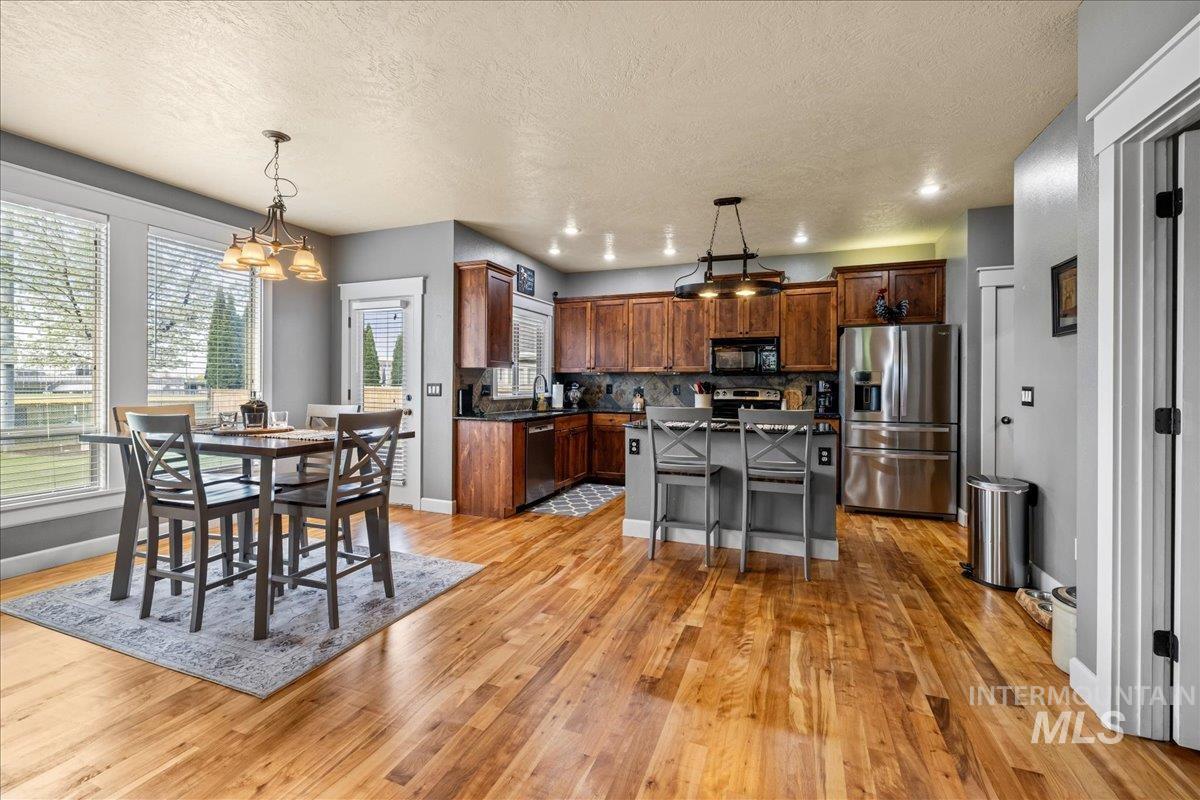 1063 W Hitchcock St, Meridian, Idaho 83646, 6 Bedrooms, 3.5 Bathrooms, Residential For Sale, Price $769,900,MLS 98966680