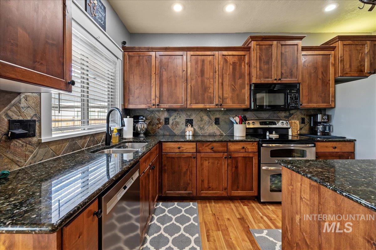 1063 W Hitchcock St, Meridian, Idaho 83646, 6 Bedrooms, 3.5 Bathrooms, Residential For Sale, Price $769,900,MLS 98966680