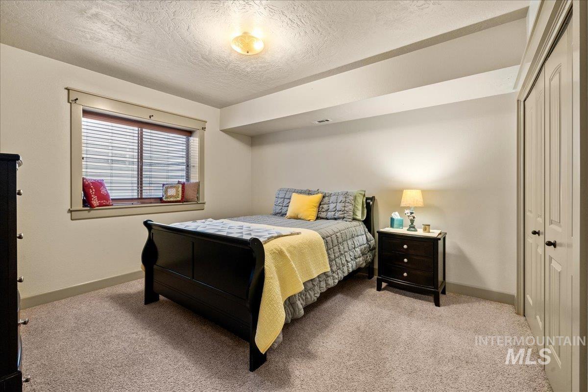 1063 W Hitchcock St, Meridian, Idaho 83646, 6 Bedrooms, 3.5 Bathrooms, Residential For Sale, Price $769,900,MLS 98966680