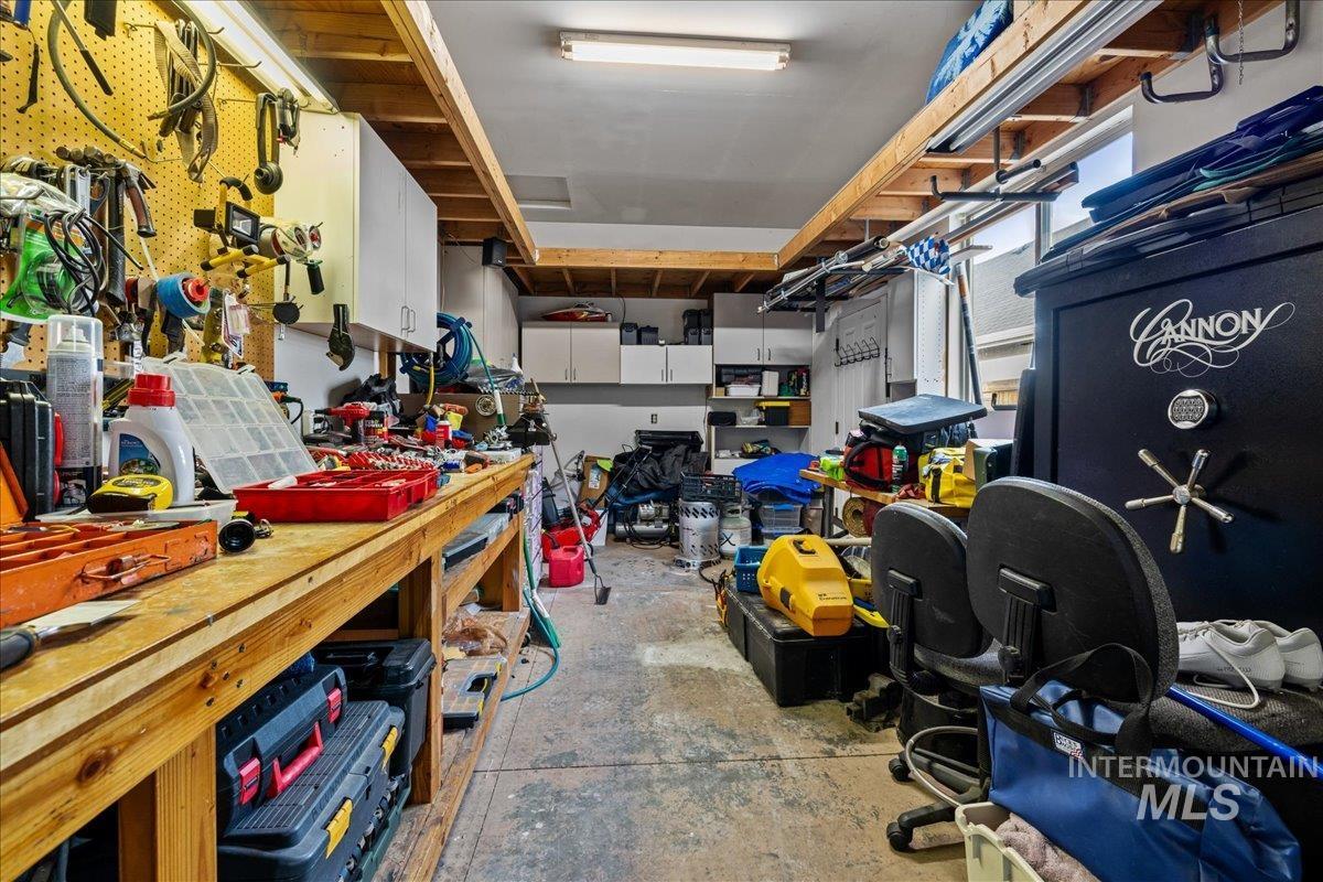 1063 W Hitchcock St, Meridian, Idaho 83646, 6 Bedrooms, 3.5 Bathrooms, Residential For Sale, Price $769,900,MLS 98966680