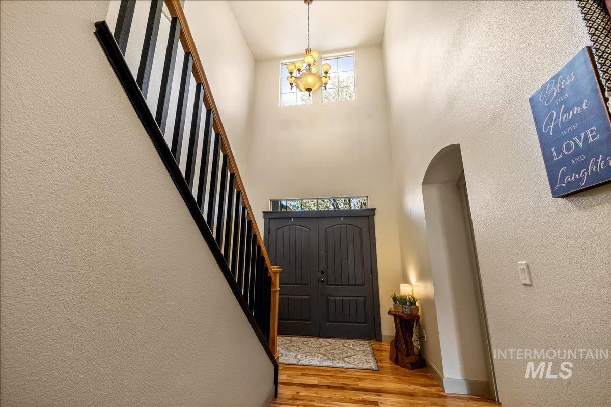 1063 W Hitchcock St, Meridian, Idaho 83646, 6 Bedrooms, 3.5 Bathrooms, Residential For Sale, Price $769,900,MLS 98966680