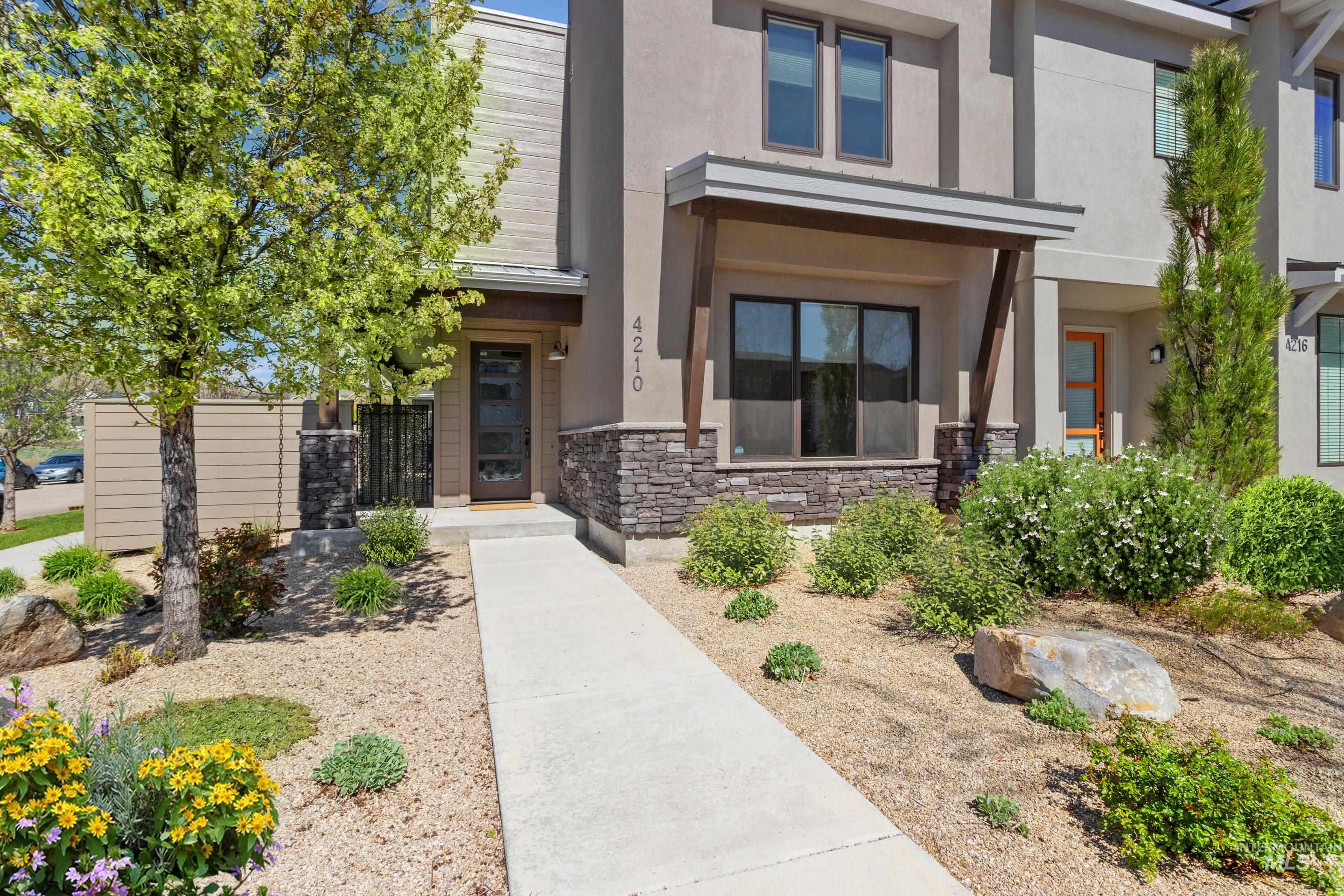 4210 E Parkcenter Boulevard, Boise, Idaho 83716, 3 Bedrooms, 3.5 Bathrooms, Residential For Sale, Price $674,990, 98966688