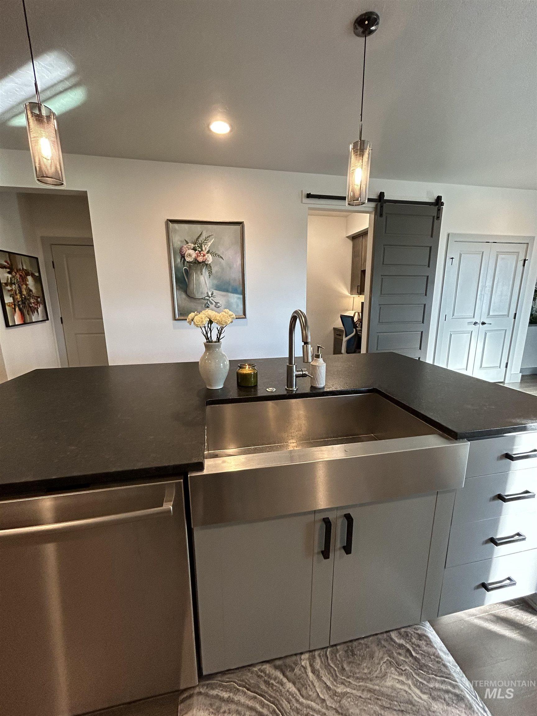 4210 E Parkcenter Boulevard, Boise, Idaho 83716, 3 Bedrooms, 3.5 Bathrooms, Residential For Sale, Price $697,900,MLS 98966688