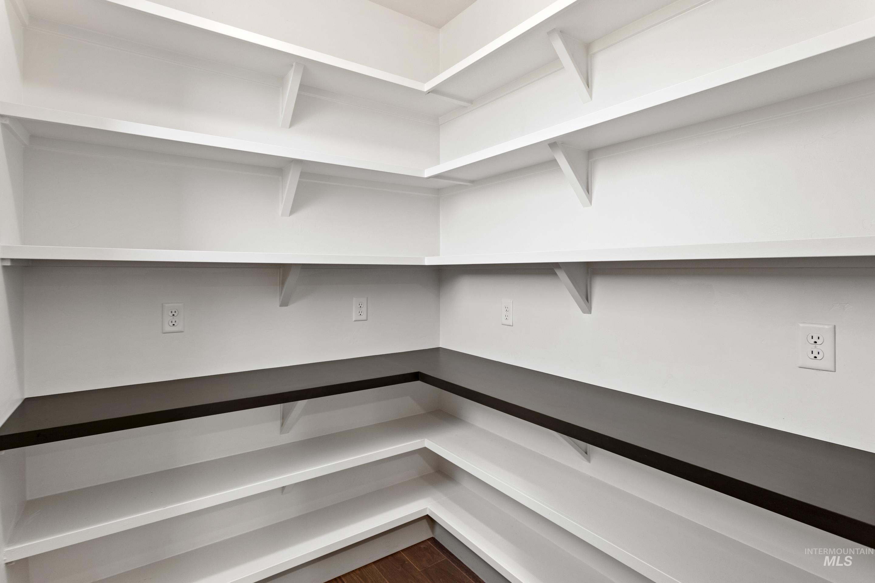 4210 E Parkcenter Boulevard, Boise, Idaho 83716, 3 Bedrooms, 3.5 Bathrooms, Residential For Sale, Price $674,990, 98966688