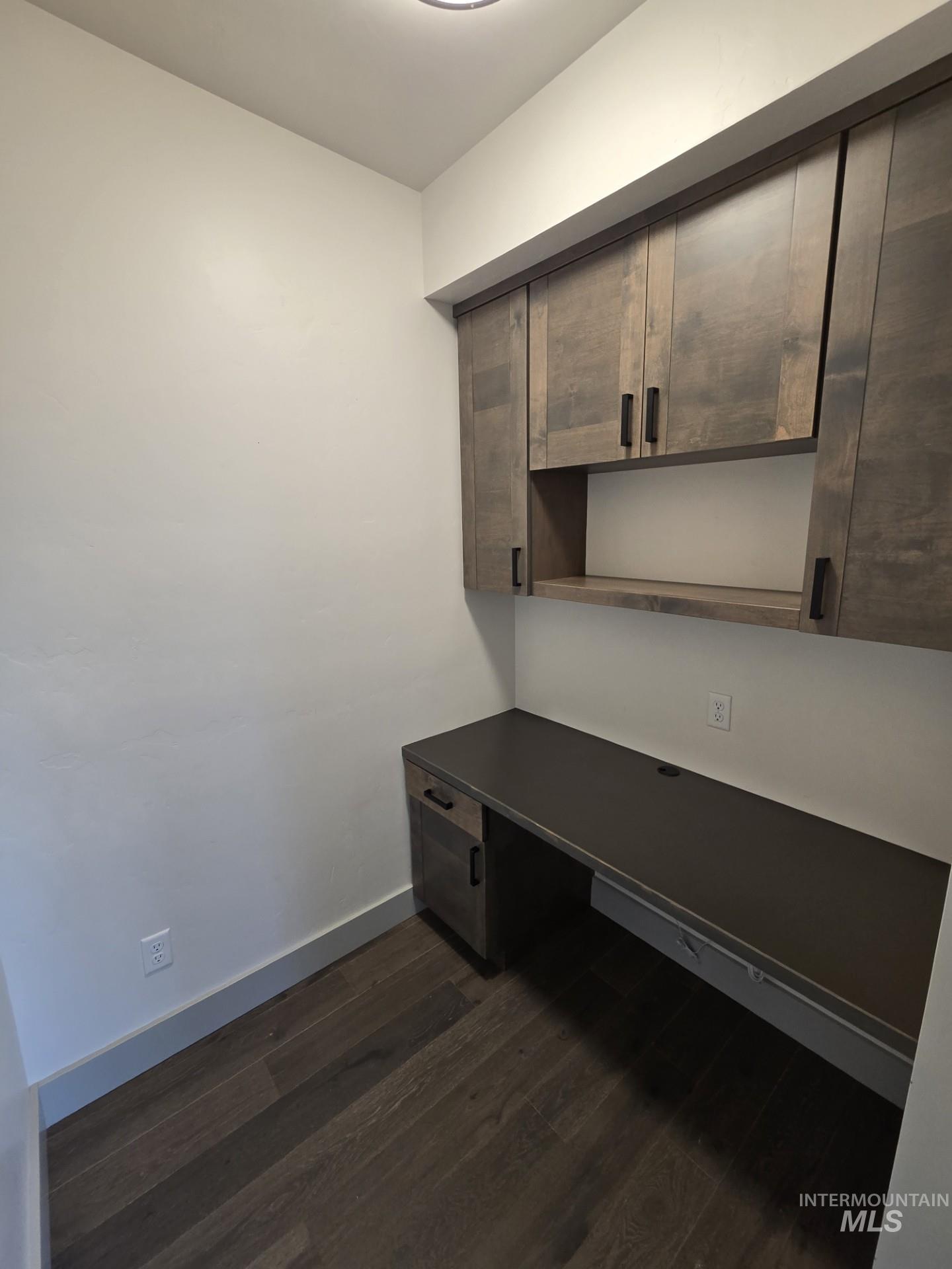 4210 E Parkcenter Boulevard, Boise, Idaho 83716, 3 Bedrooms, 3.5 Bathrooms, Residential For Sale, Price $697,900,MLS 98966688