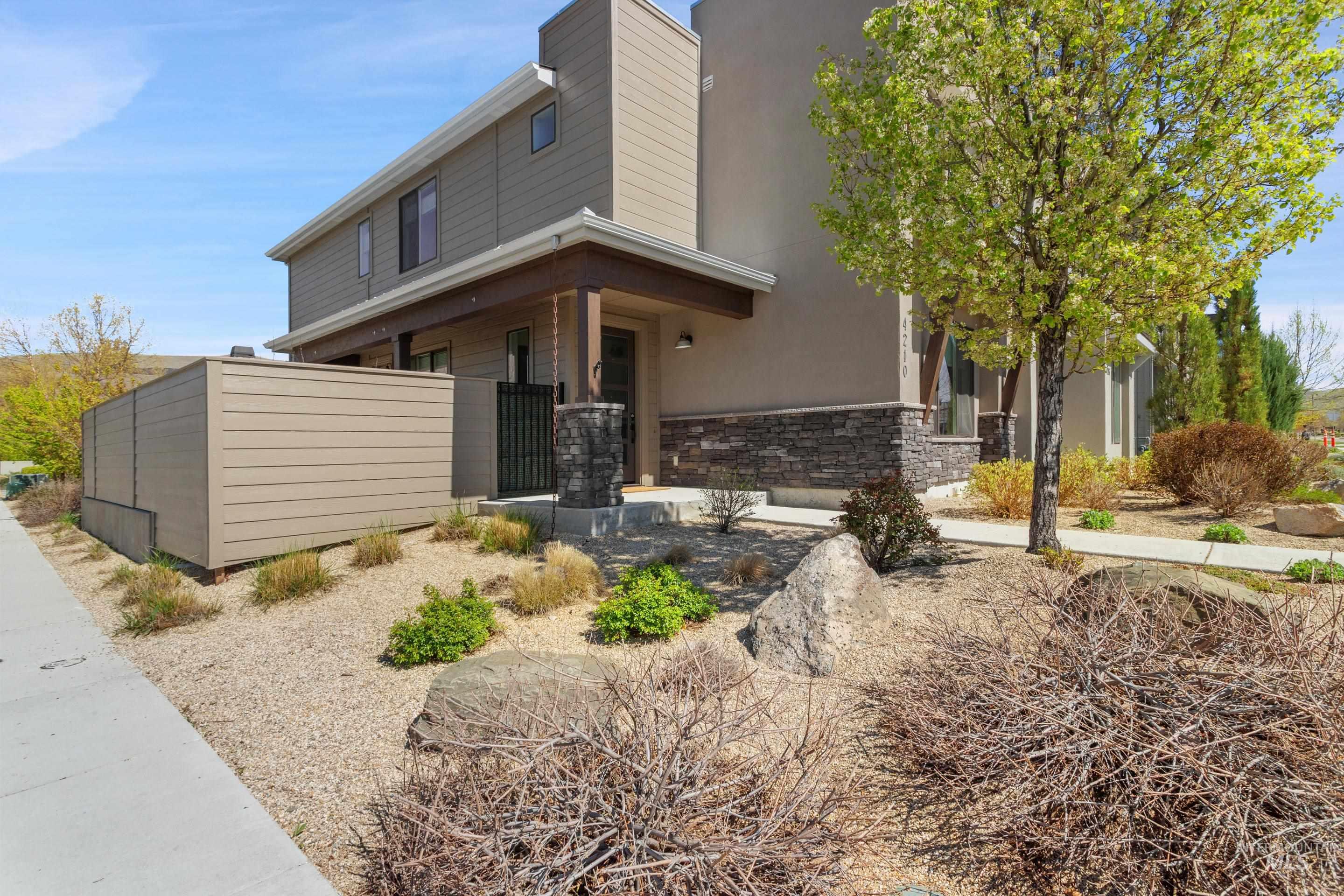 4210 E Parkcenter Boulevard, Boise, Idaho 83716, 3 Bedrooms, 3.5 Bathrooms, Residential For Sale, Price $674,990, 98966688