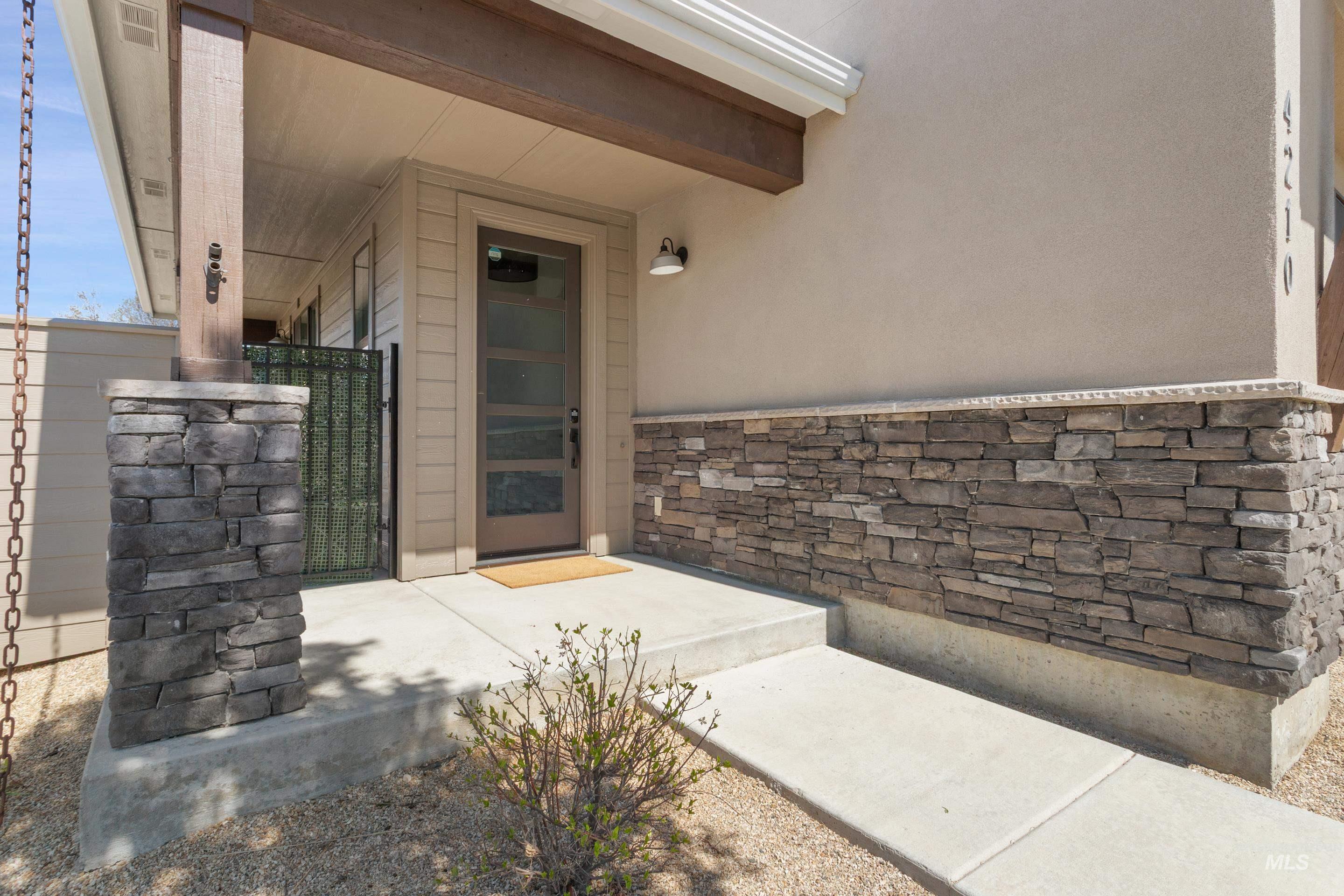 4210 E Parkcenter Boulevard, Boise, Idaho 83716, 3 Bedrooms, 3.5 Bathrooms, Residential For Sale, Price $674,990, 98966688