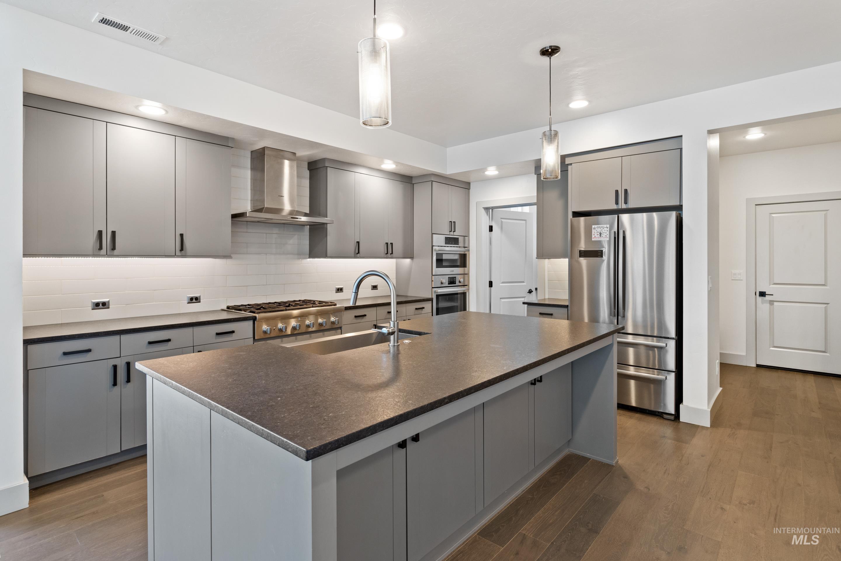 4210 E Parkcenter Boulevard, Boise, Idaho 83716, 3 Bedrooms, 3.5 Bathrooms, Residential For Sale, Price $674,990, 98966688