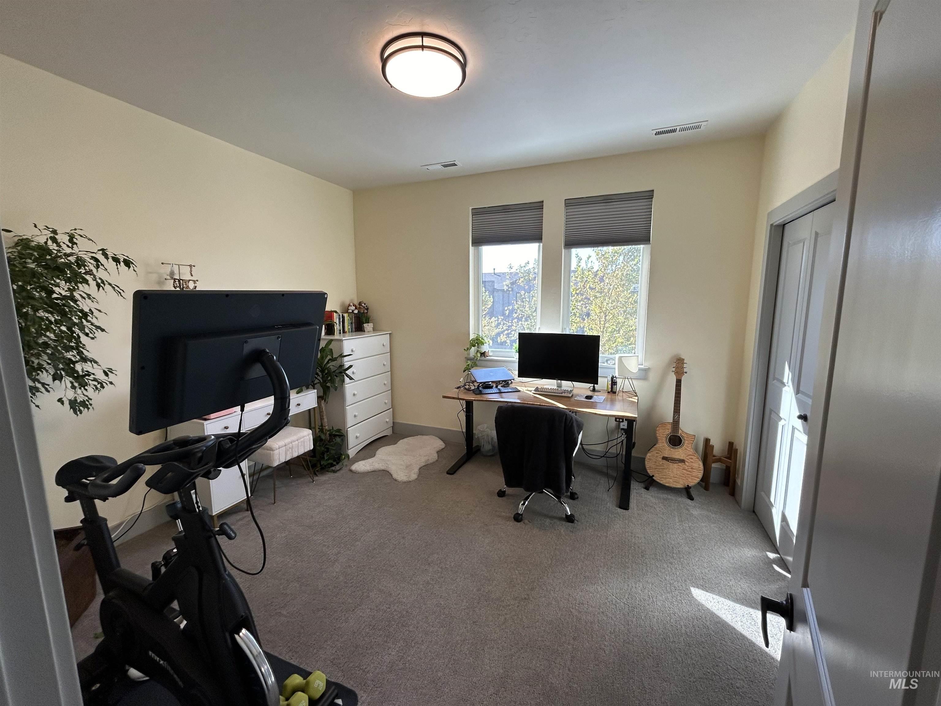 4210 E Parkcenter Boulevard, Boise, Idaho 83716, 3 Bedrooms, 3.5 Bathrooms, Residential For Sale, Price $697,900,MLS 98966688