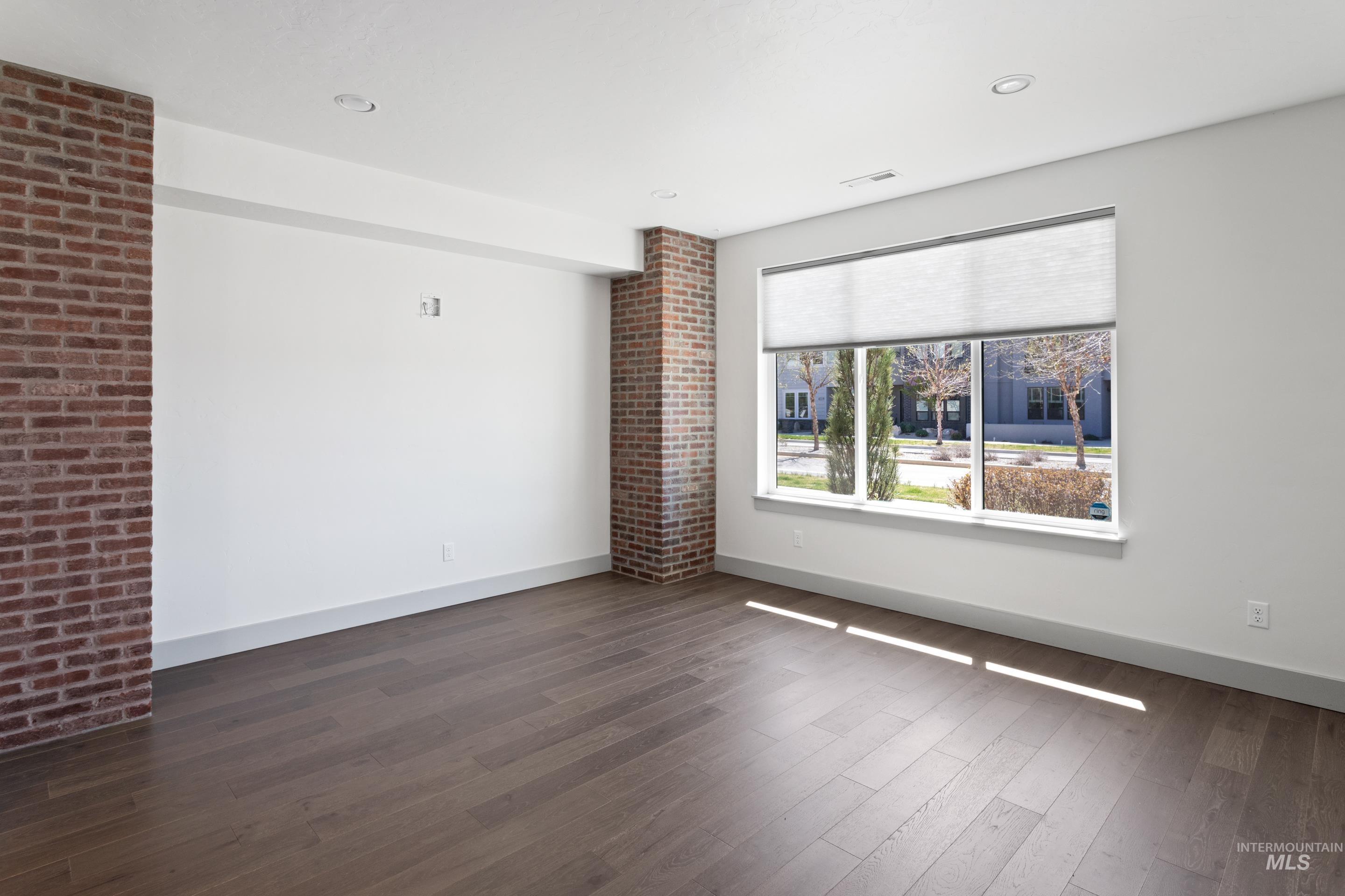 4210 E Parkcenter Boulevard, Boise, Idaho 83716, 3 Bedrooms, 3.5 Bathrooms, Residential For Sale, Price $674,990, 98966688