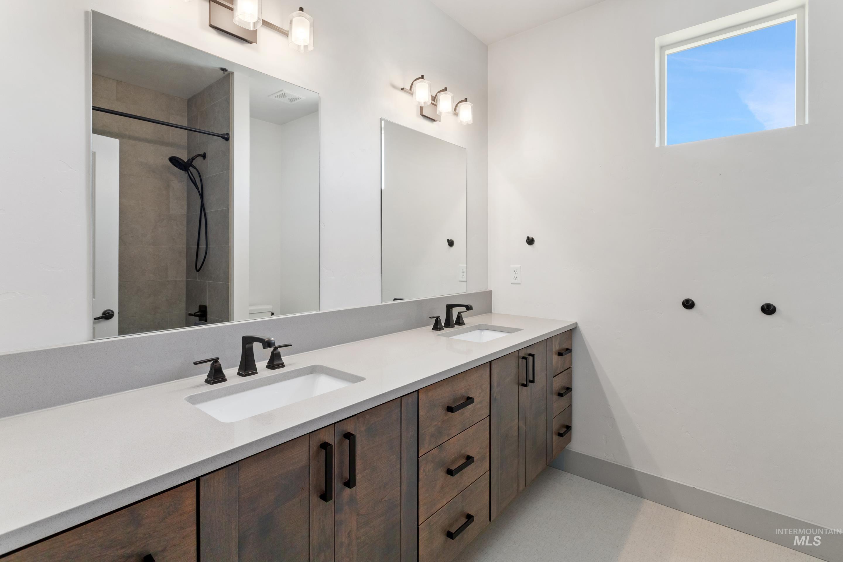 4210 E Parkcenter Boulevard, Boise, Idaho 83716, 3 Bedrooms, 3.5 Bathrooms, Residential For Sale, Price $674,990, 98966688