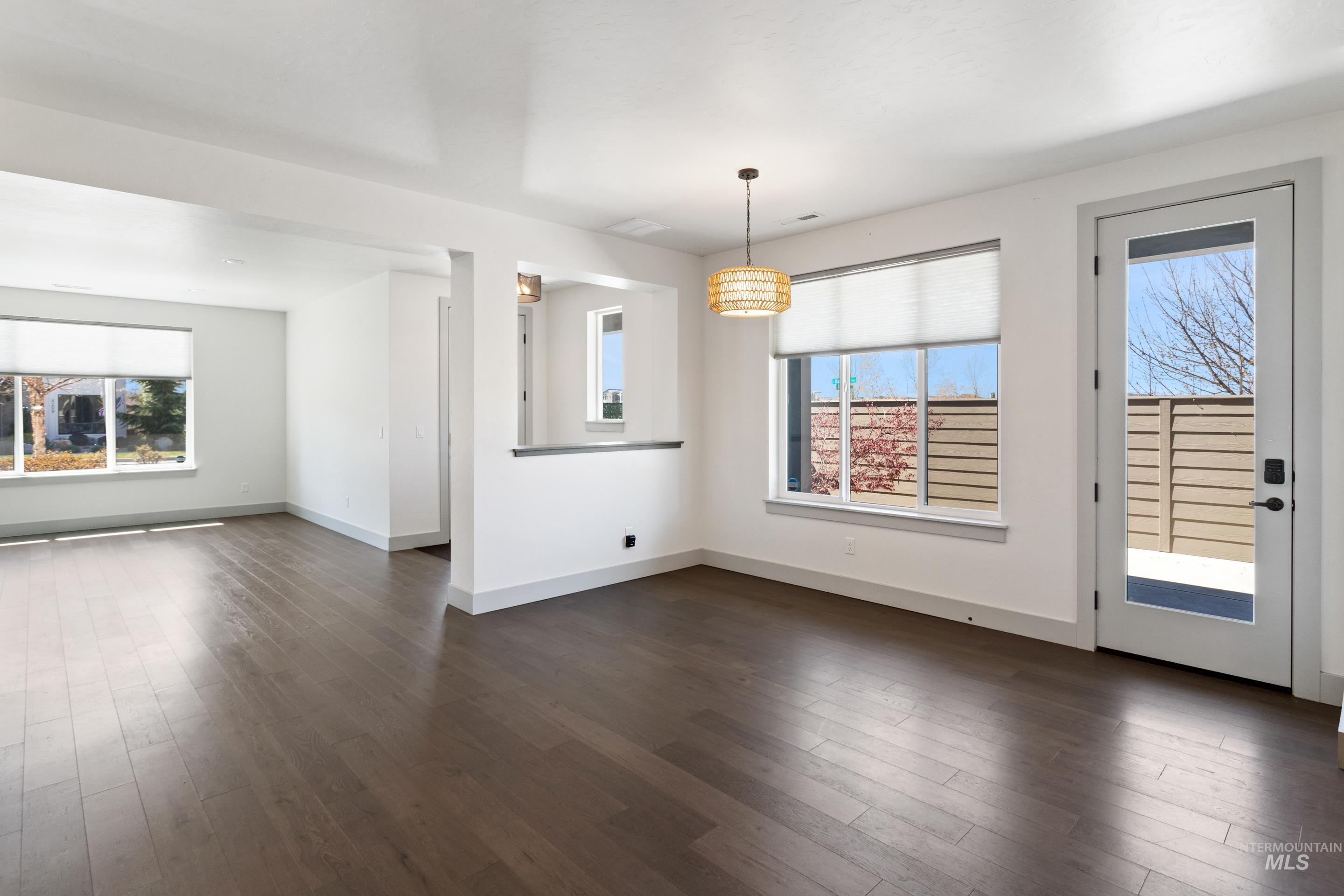 4210 E Parkcenter Boulevard, Boise, Idaho 83716, 3 Bedrooms, 3.5 Bathrooms, Residential For Sale, Price $674,990, 98966688