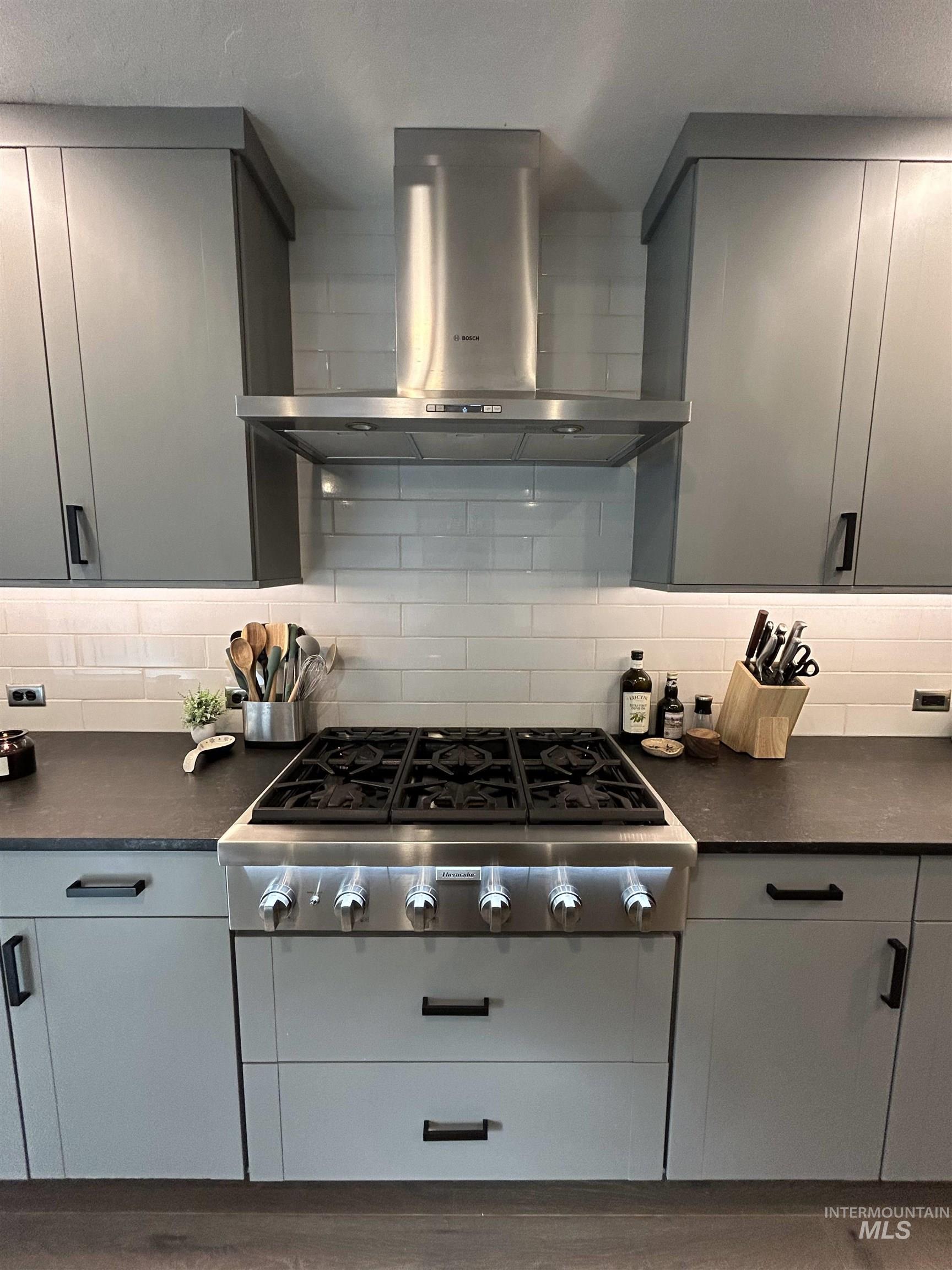 4210 E Parkcenter Boulevard, Boise, Idaho 83716, 3 Bedrooms, 3.5 Bathrooms, Residential For Sale, Price $697,900,MLS 98966688