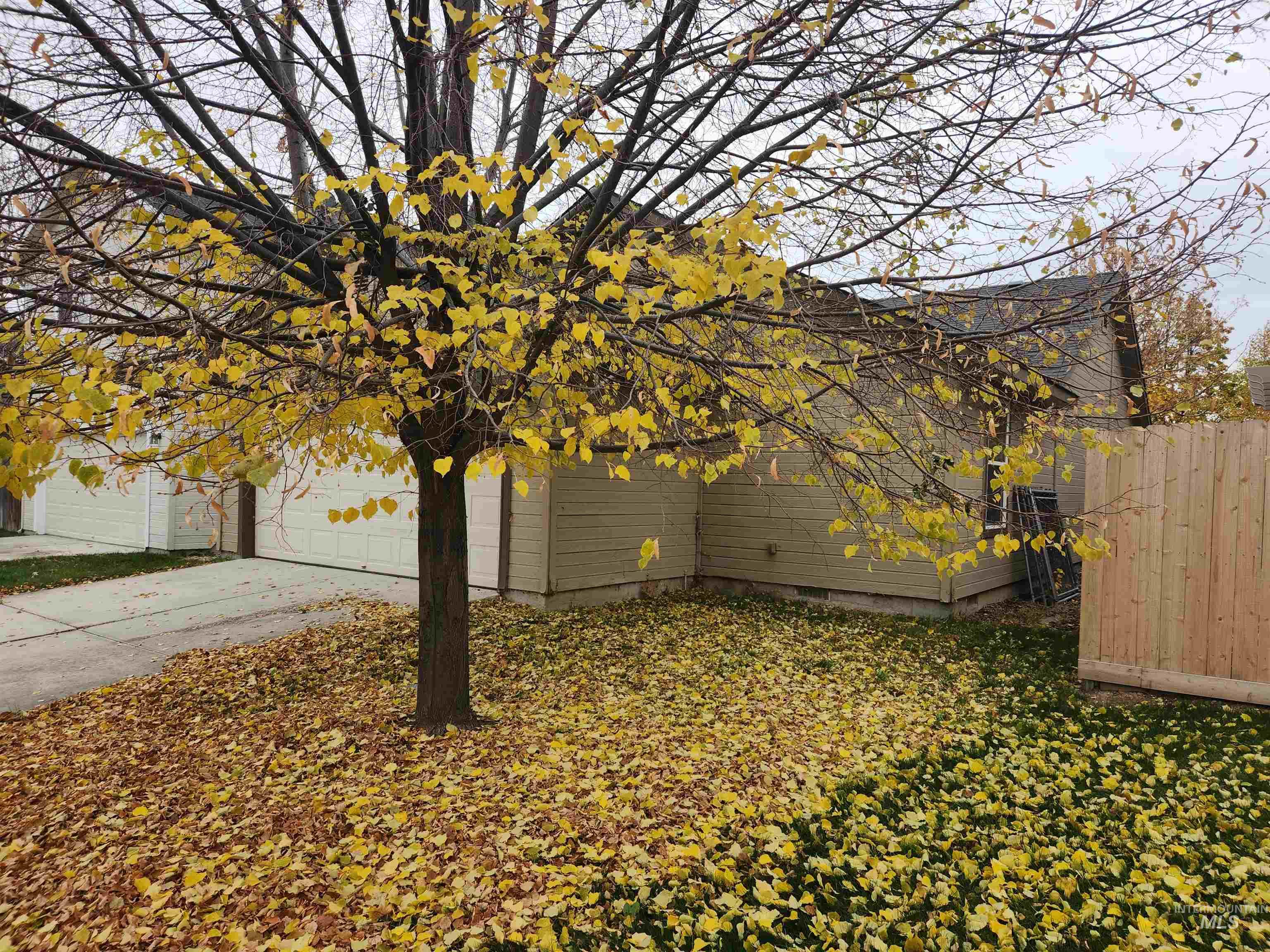 9962 W Rustica, Boise, Idaho 83709, 3 Bedrooms, 2 Bathrooms, Residential For Sale, Price $379,900,MLS 98966691