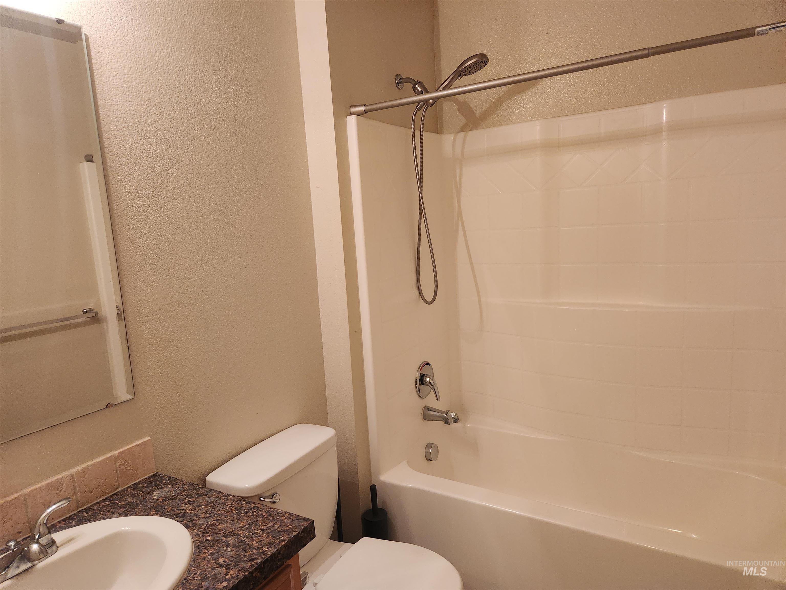 9962 W Rustica, Boise, Idaho 83709, 3 Bedrooms, 2 Bathrooms, Residential For Sale, Price $379,900,MLS 98966691