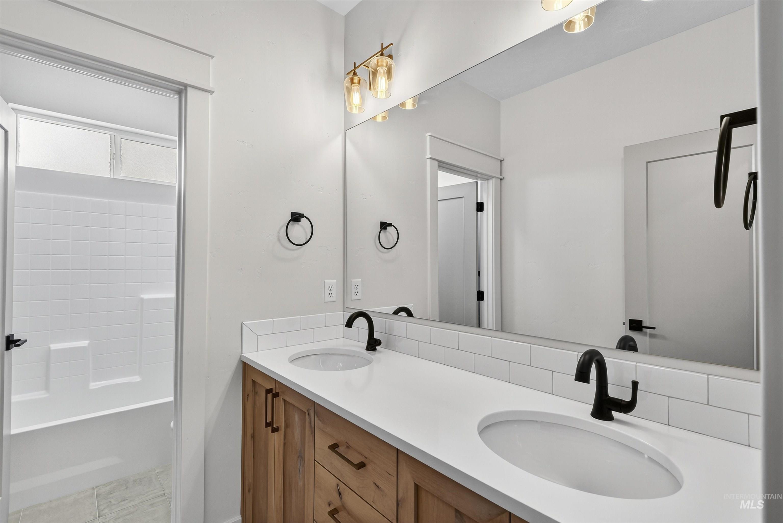 6839 N Willowside Ave, Meridian, Idaho 83646, 6 Bedrooms, 3.5 Bathrooms, Residential For Sale, Price $980,000,MLS 98966699