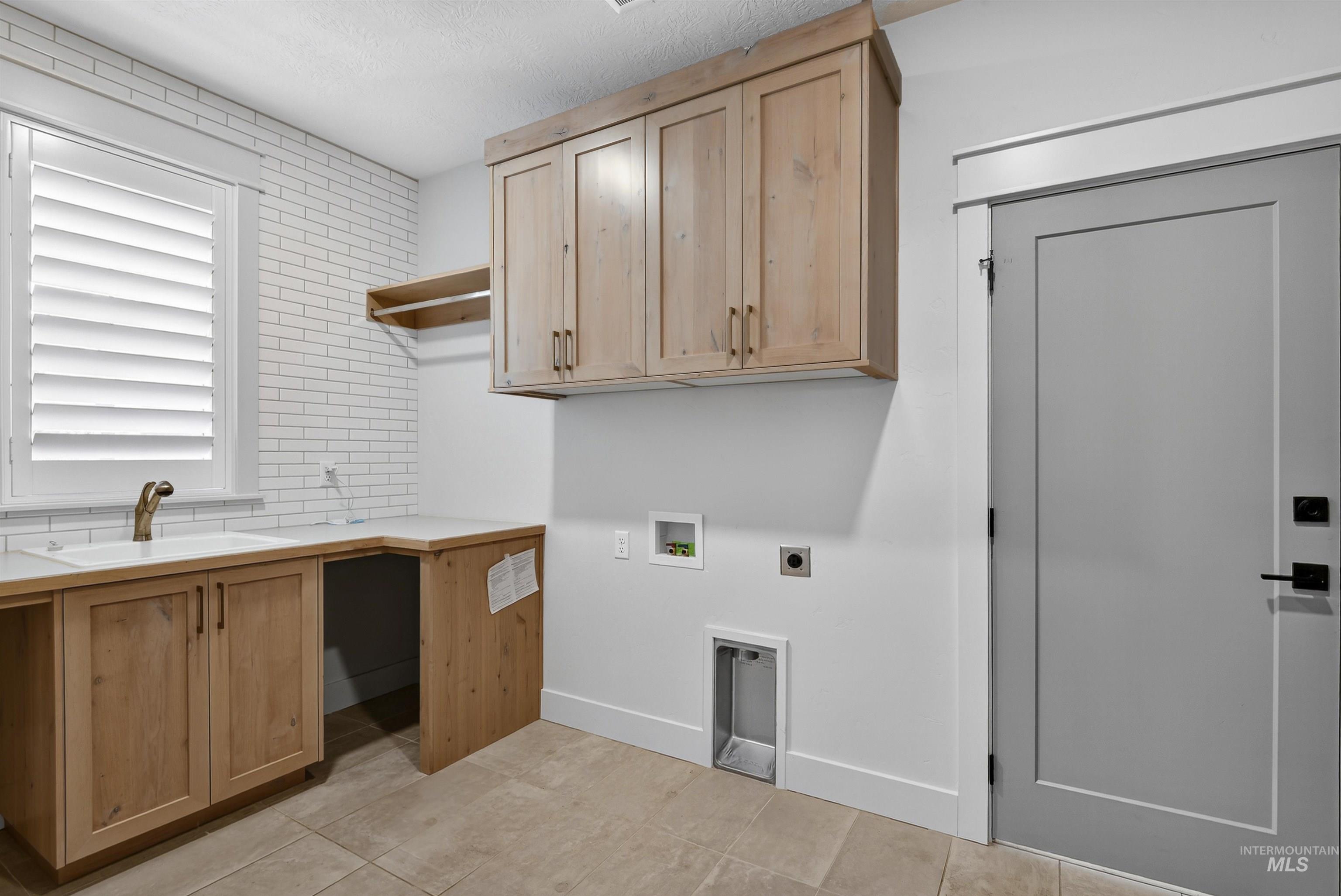 6839 N Willowside Ave, Meridian, Idaho 83646, 6 Bedrooms, 3.5 Bathrooms, Residential For Sale, Price $980,000,MLS 98966699