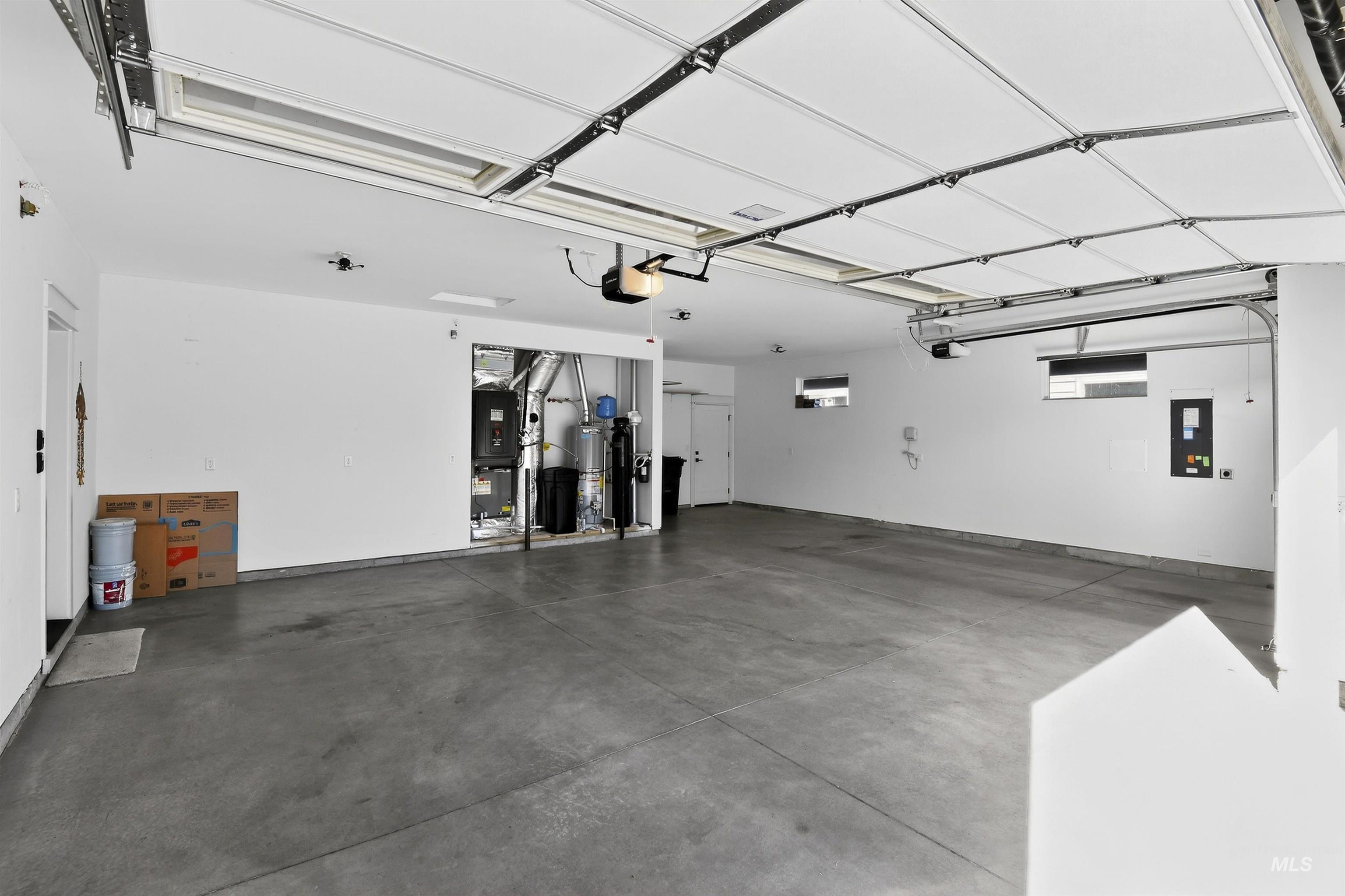 6839 N Willowside Ave, Meridian, Idaho 83646, 6 Bedrooms, 3.5 Bathrooms, Residential For Sale, Price $980,000,MLS 98966699