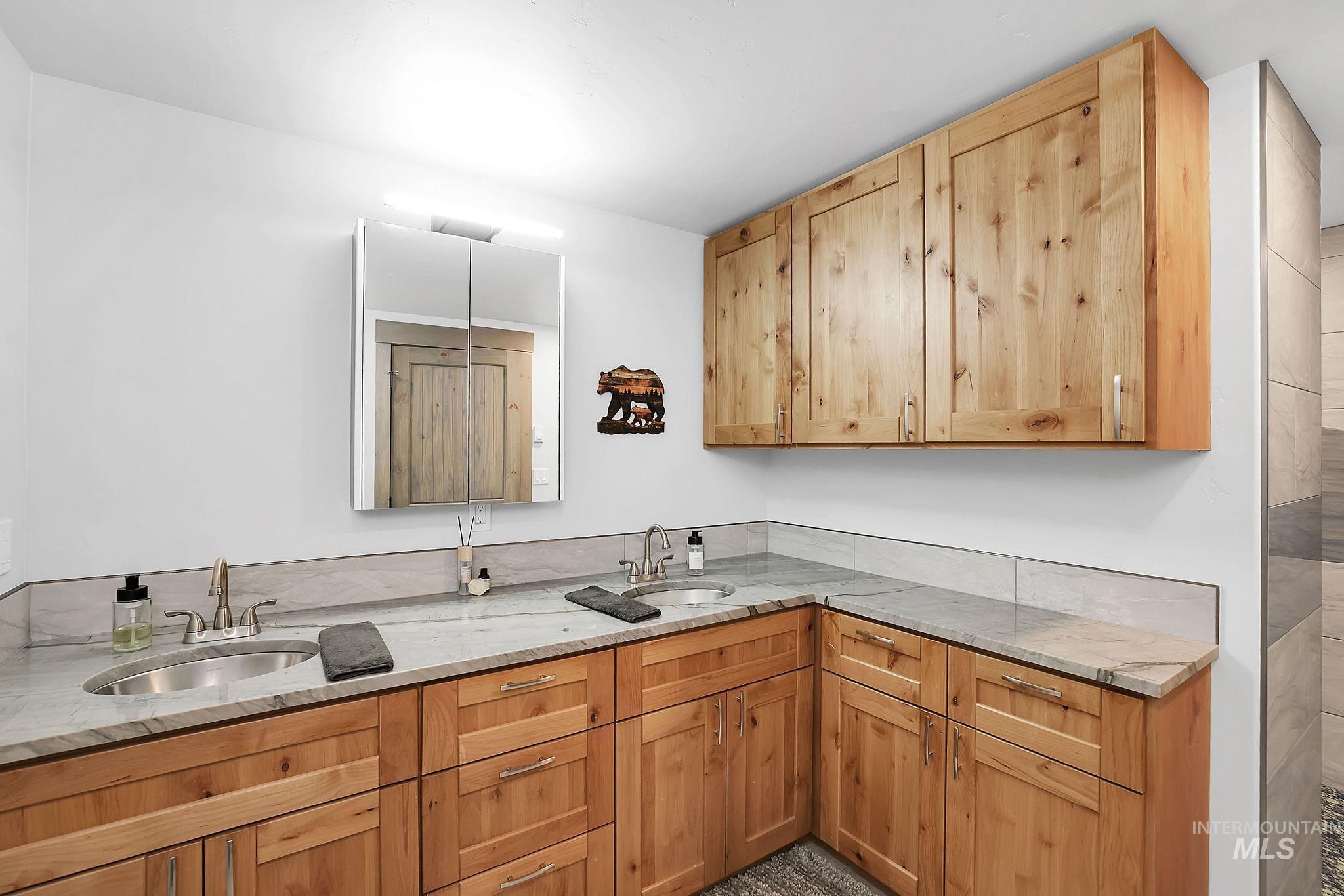 715 Spruce Street, McCall, Idaho 83638, 2 Bedrooms, 2 Bathrooms, Residential For Sale, Price $579,000,MLS 98966706