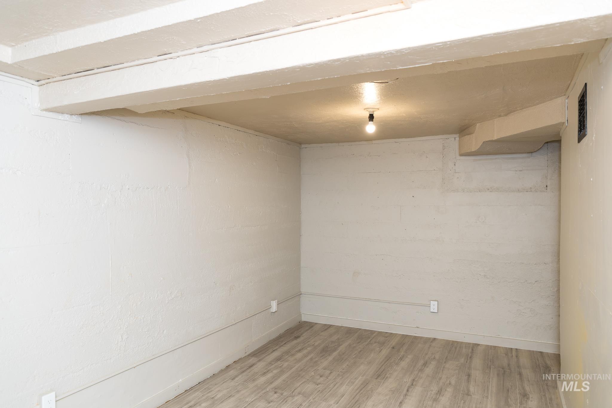 2150 Park Ave, Nyssa, Oregon 97913, 3 Bedrooms, 1.5 Bathrooms, Residential For Sale, Price $299,999,MLS 98966707