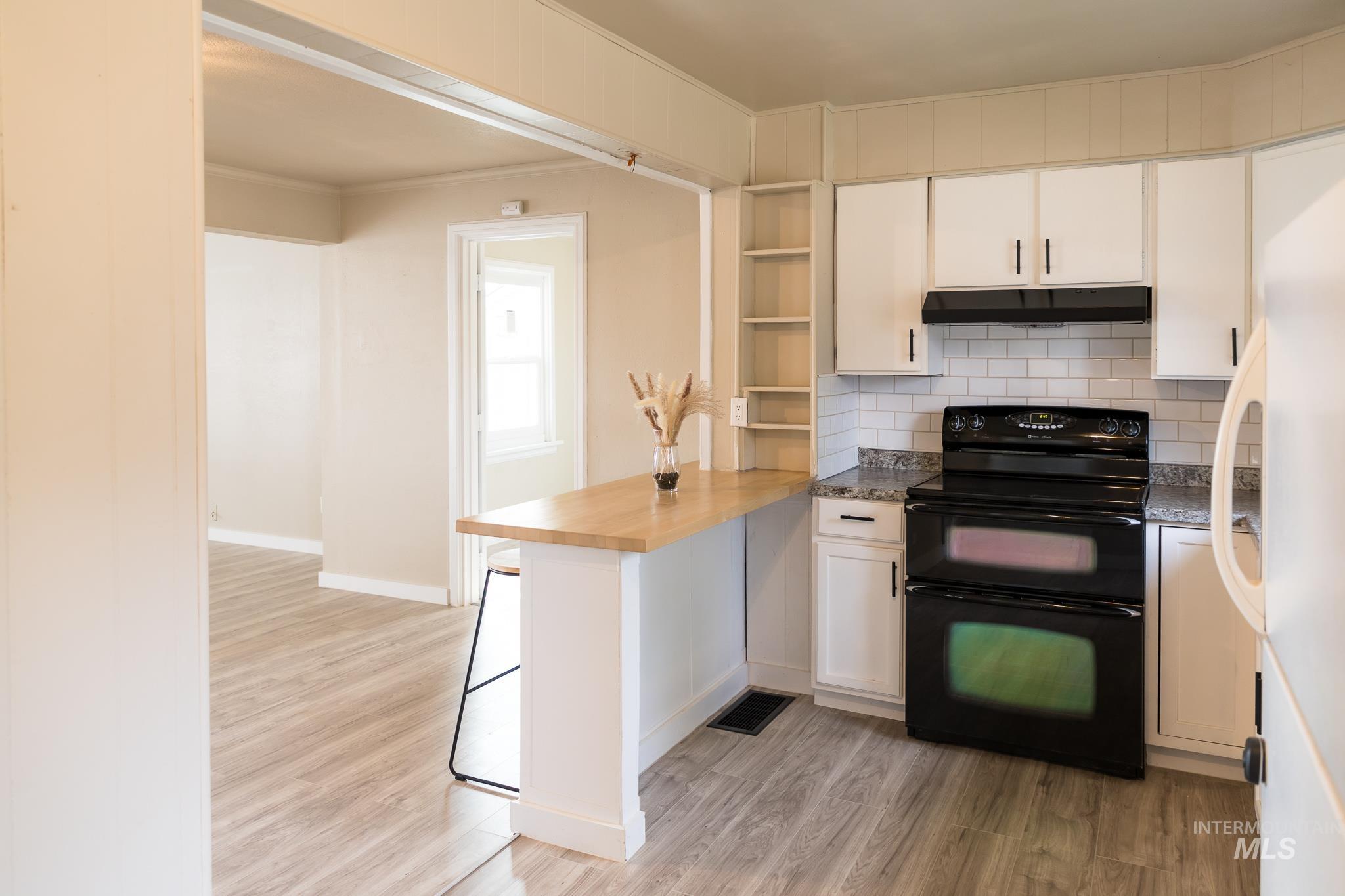 2150 Park Ave, Nyssa, Oregon 97913, 3 Bedrooms, 1.5 Bathrooms, Residential For Sale, Price $299,999,MLS 98966707