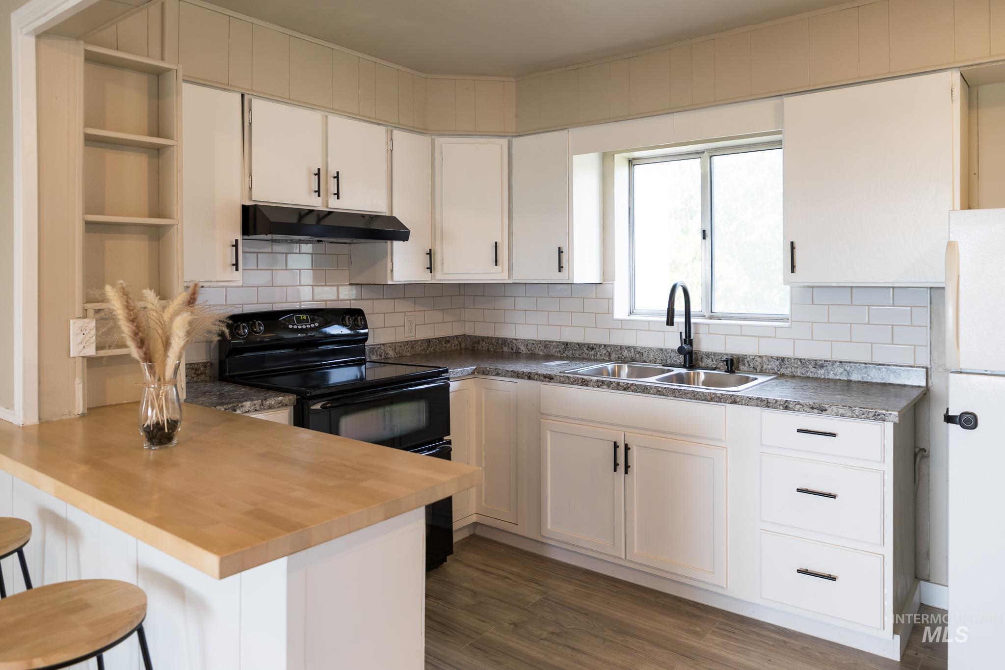 2150 Park Ave, Nyssa, Oregon 97913, 3 Bedrooms, 1.5 Bathrooms, Residential For Sale, Price $299,999,MLS 98966707