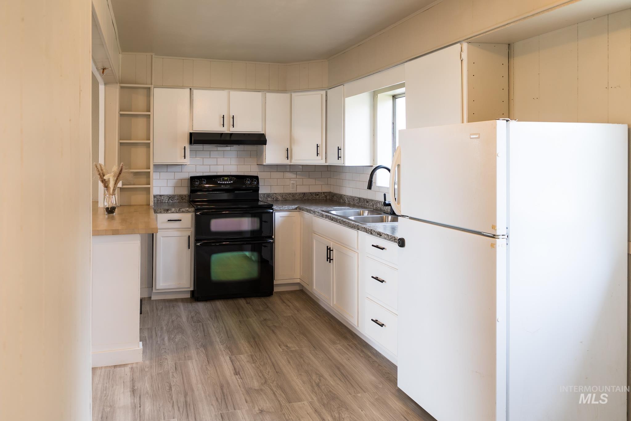 2150 Park Ave, Nyssa, Oregon 97913, 3 Bedrooms, 1.5 Bathrooms, Residential For Sale, Price $299,999,MLS 98966707