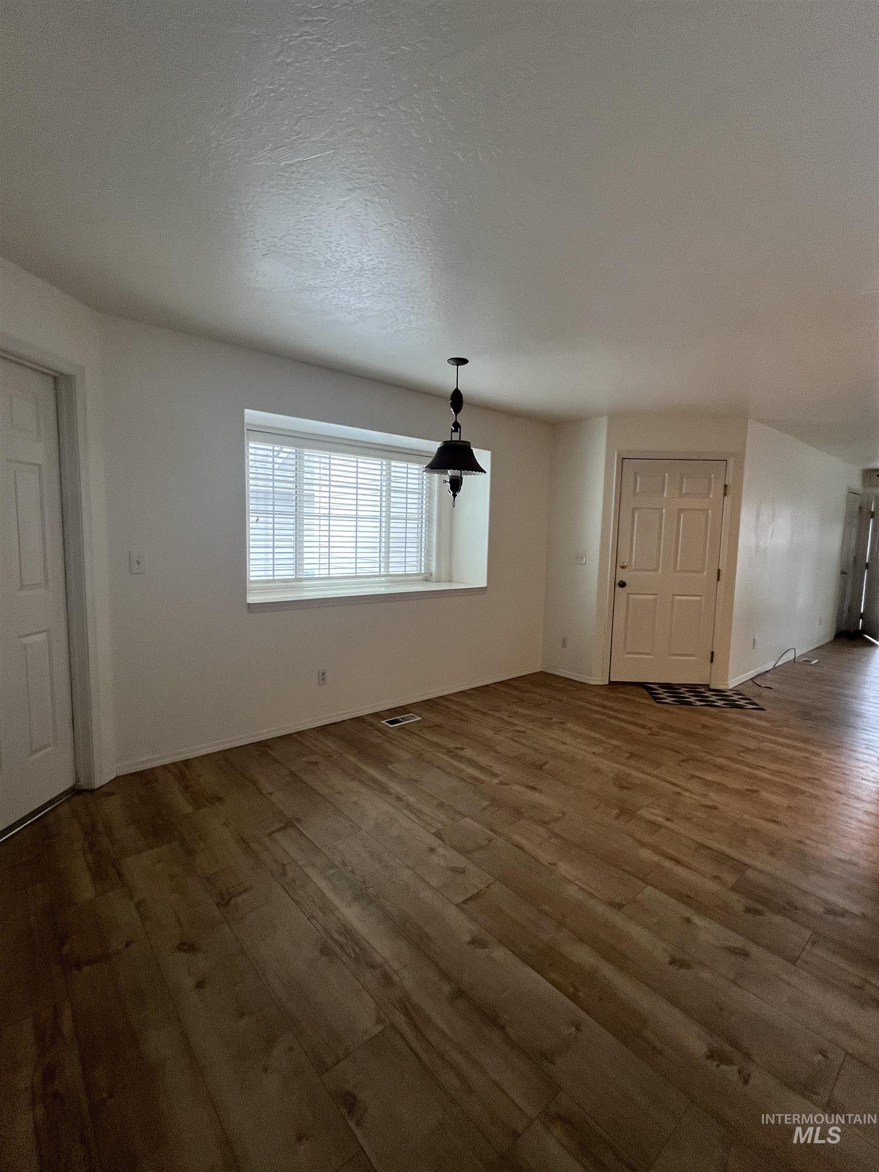 129 Country Lane Loop, Payette, Idaho 83661-9999, 2 Bedrooms, 2 Bathrooms, Residential For Sale, Price $299,900,MLS 98966711