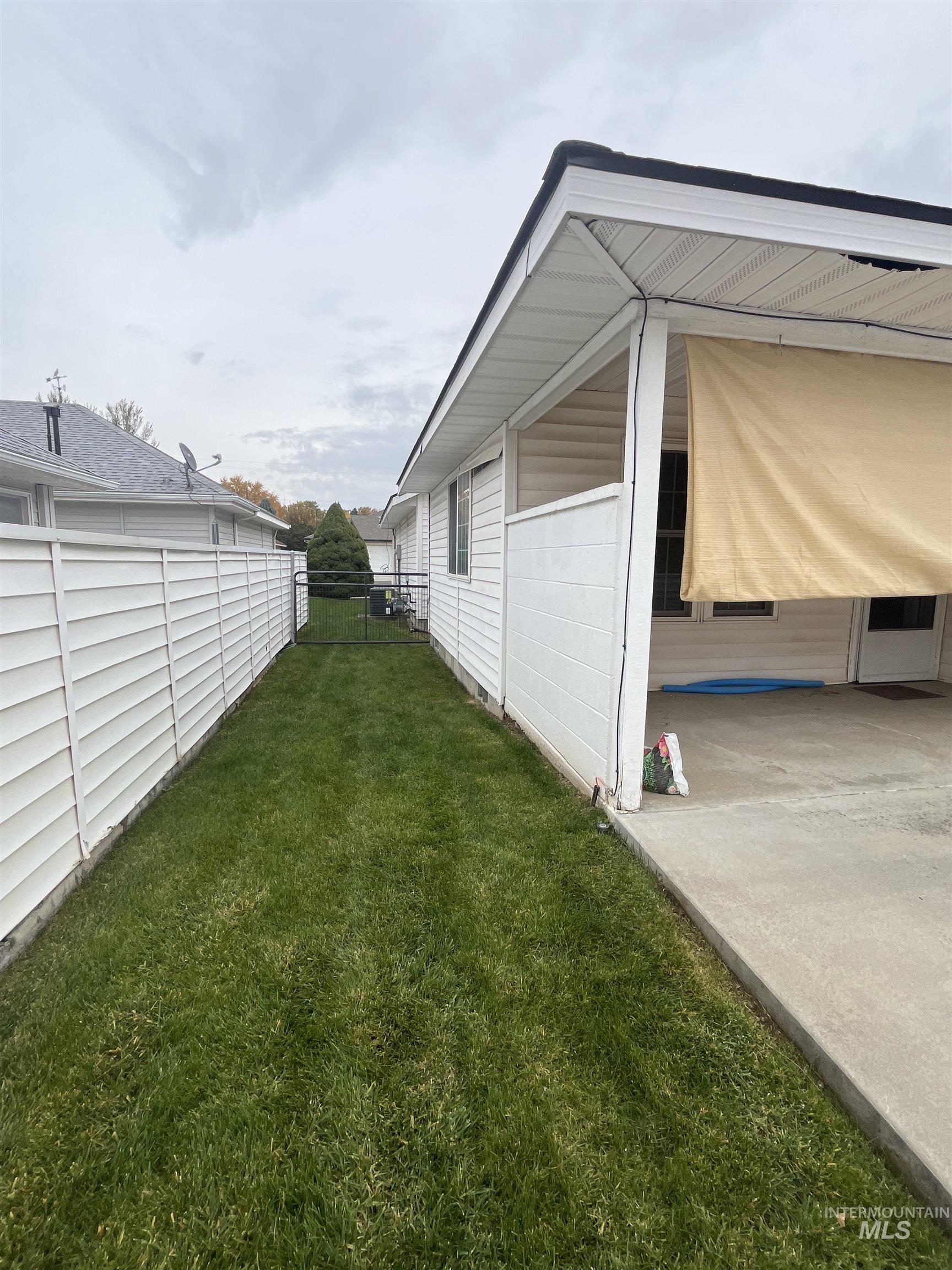 129 Country Lane Loop, Payette, Idaho 83661-9999, 2 Bedrooms, 2 Bathrooms, Residential For Sale, Price $299,900,MLS 98966711