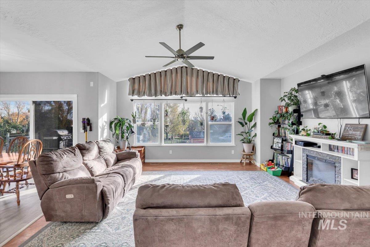 23919 Tyler Lane, Middleton, Idaho 83644, 3 Bedrooms, 2 Bathrooms, Residential For Sale, Price $719,000,MLS 98966751