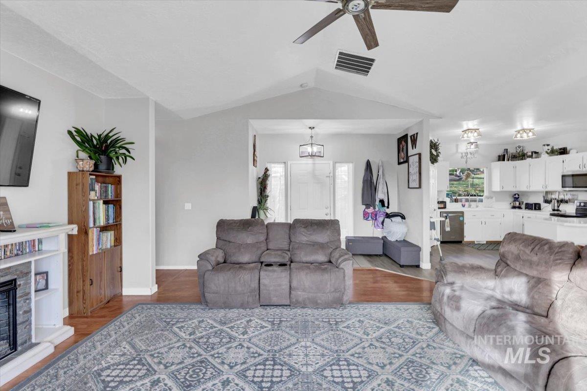 23919 Tyler Lane, Middleton, Idaho 83644, 3 Bedrooms, 2 Bathrooms, Residential For Sale, Price $719,000,MLS 98966751