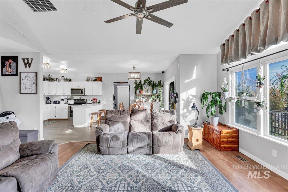 23919 Tyler Lane, Middleton, Idaho 83644, 3 Bedrooms, 2 Bathrooms, Residential For Sale, Price $719,000,MLS 98966751