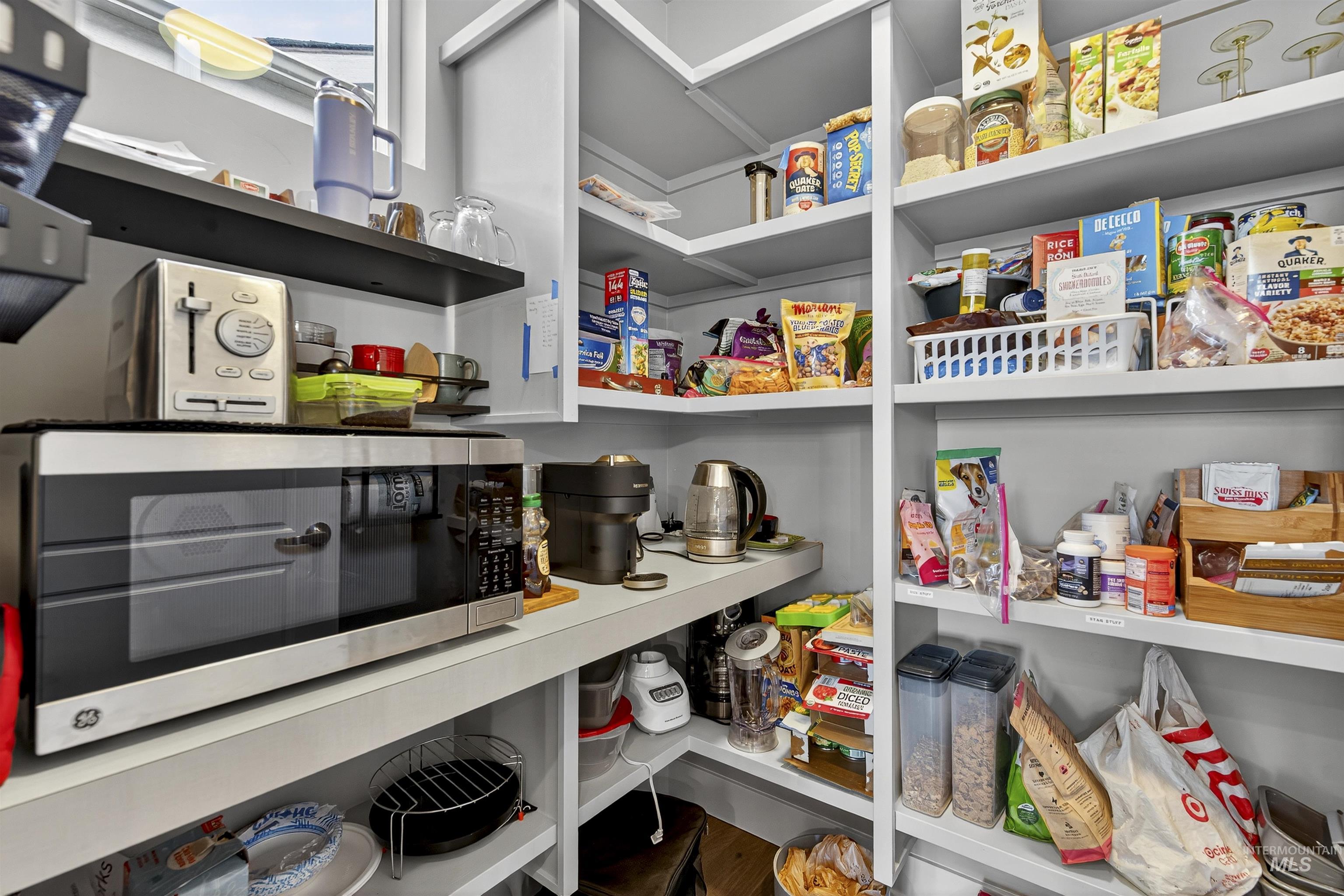 5038 S Palatino Ln, Meridian, Idaho 83642, 3 Bedrooms, 2.5 Bathrooms, Residential For Sale, Price $584,500,MLS 98966755