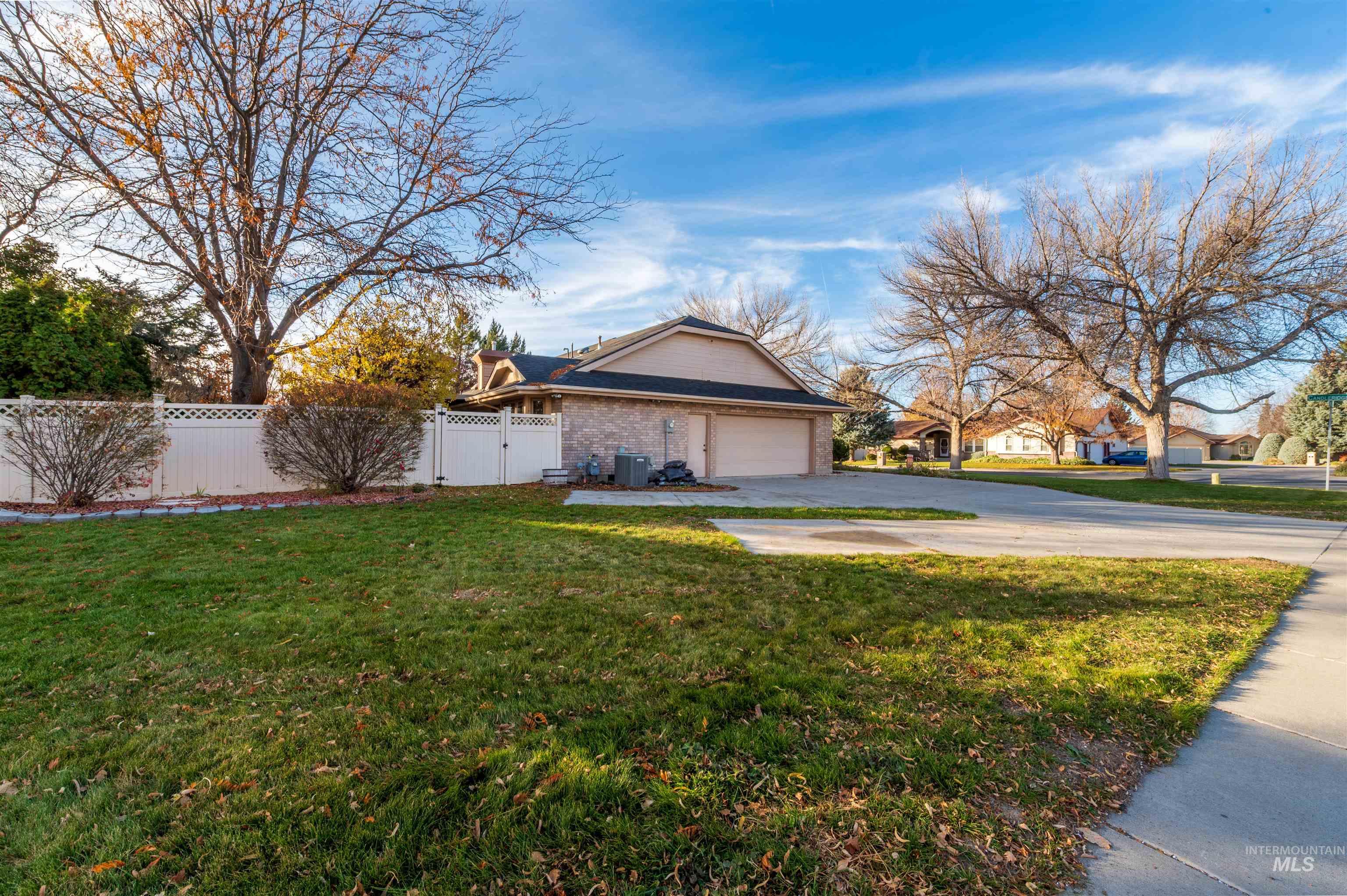 1840 Candleridge Dr, Twin Falls, Idaho 83301-0000, 3 Bedrooms, 2 Bathrooms, Residential For Sale, Price $450,000,MLS 98966782