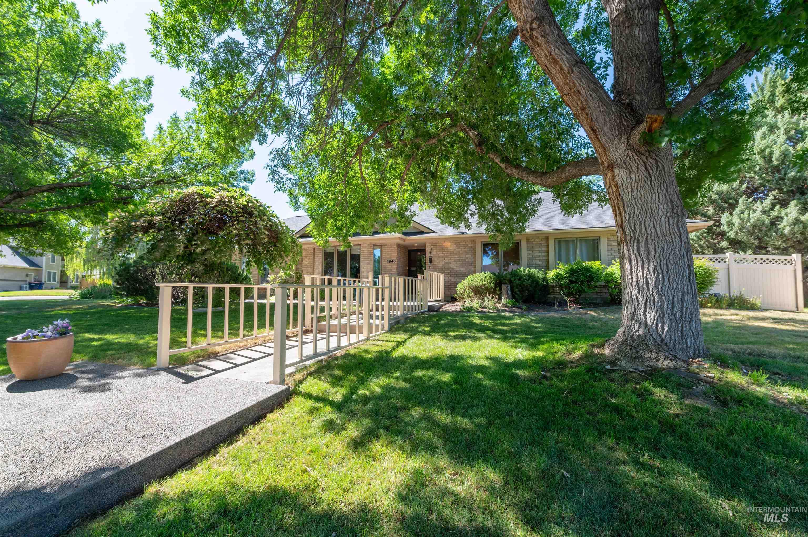 1840 Candleridge Dr, Twin Falls, Idaho 83301-0000, 3 Bedrooms, 2 Bathrooms, Residential For Sale, Price $450,000,MLS 98966782